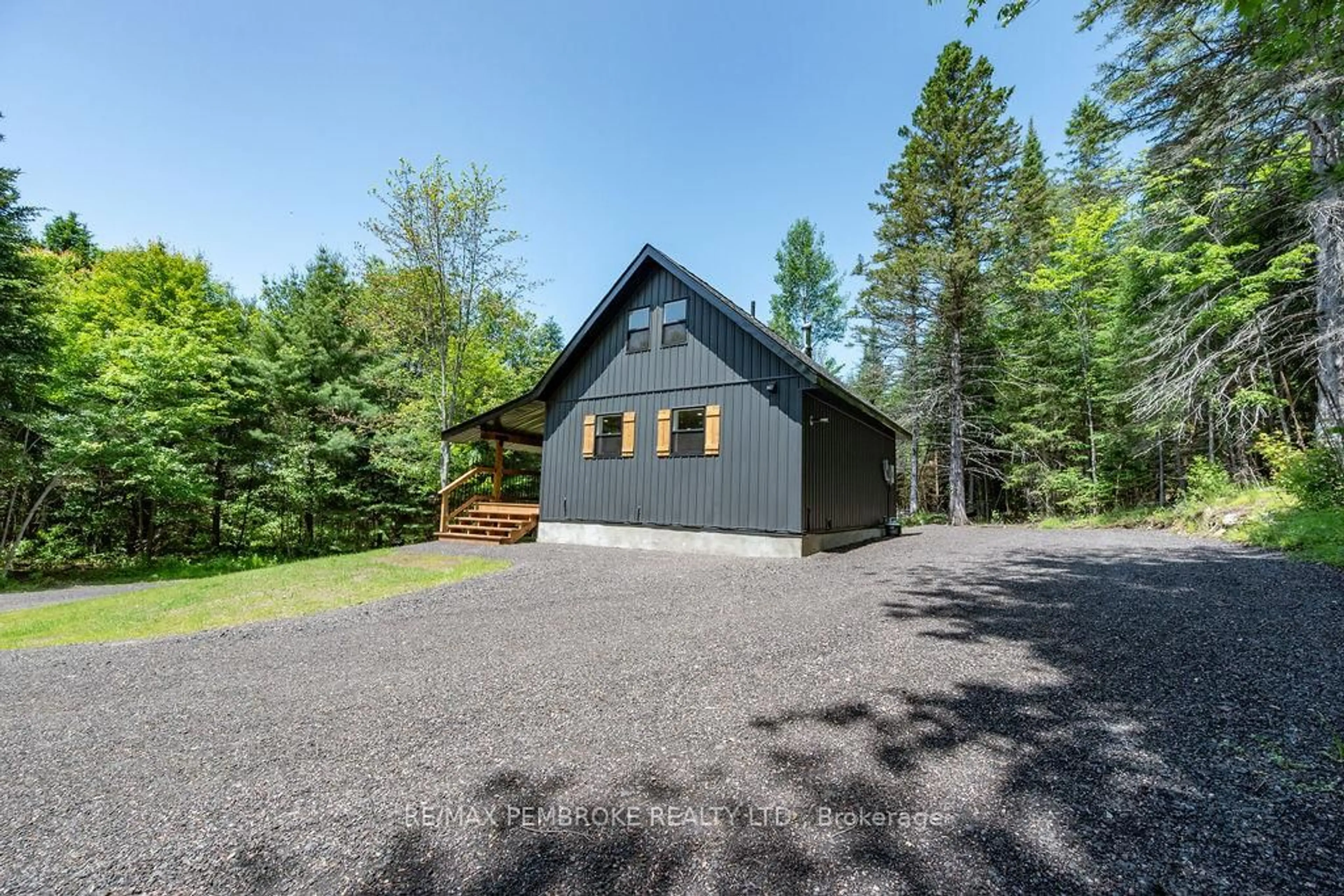 Shed for 139 Dabers Rd, Pembroke Ontario K8A 6W8