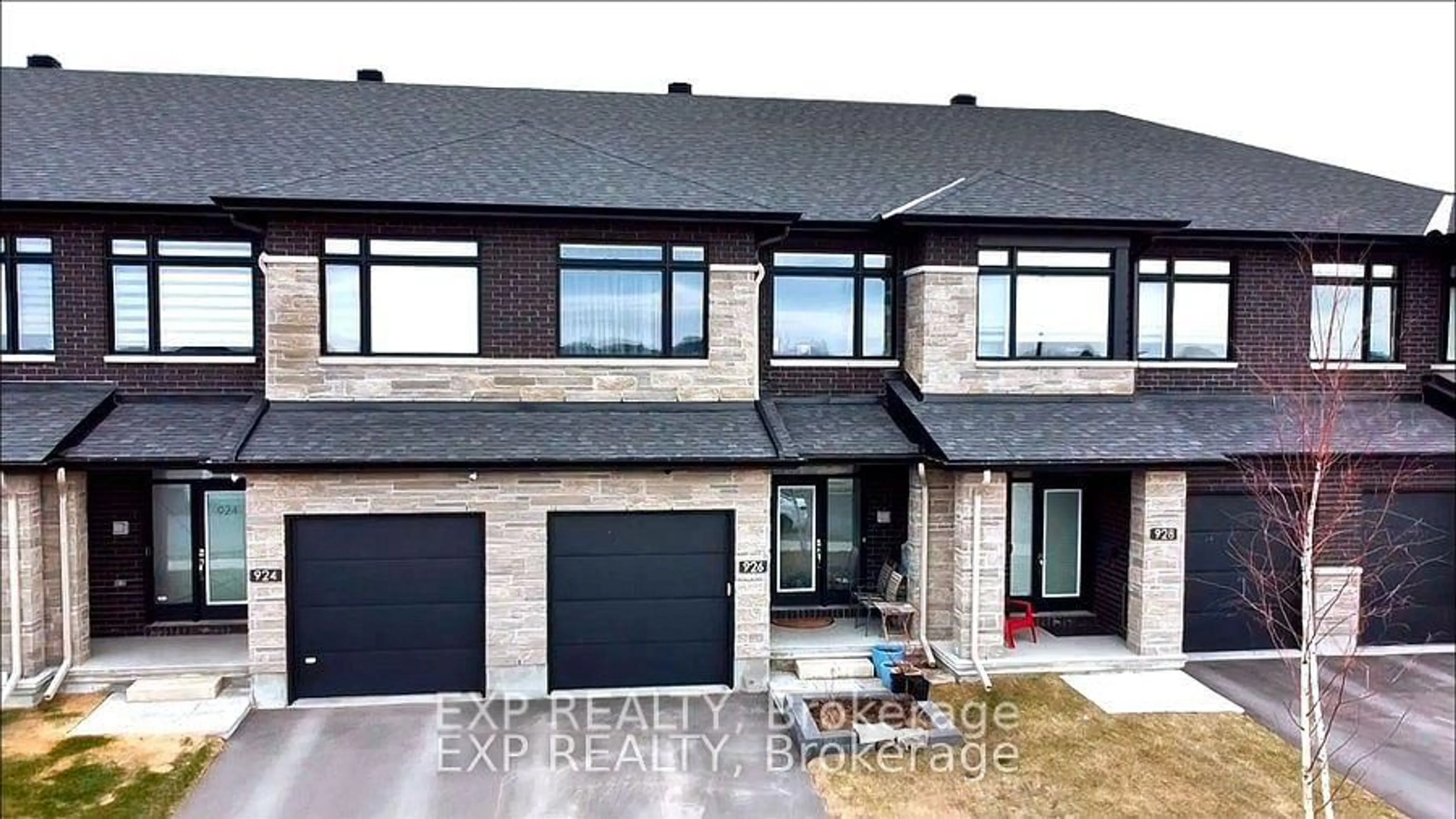 Home with brick exterior material, building for 926 Brian Good Ave, Ottawa Ontario K4M 0N7