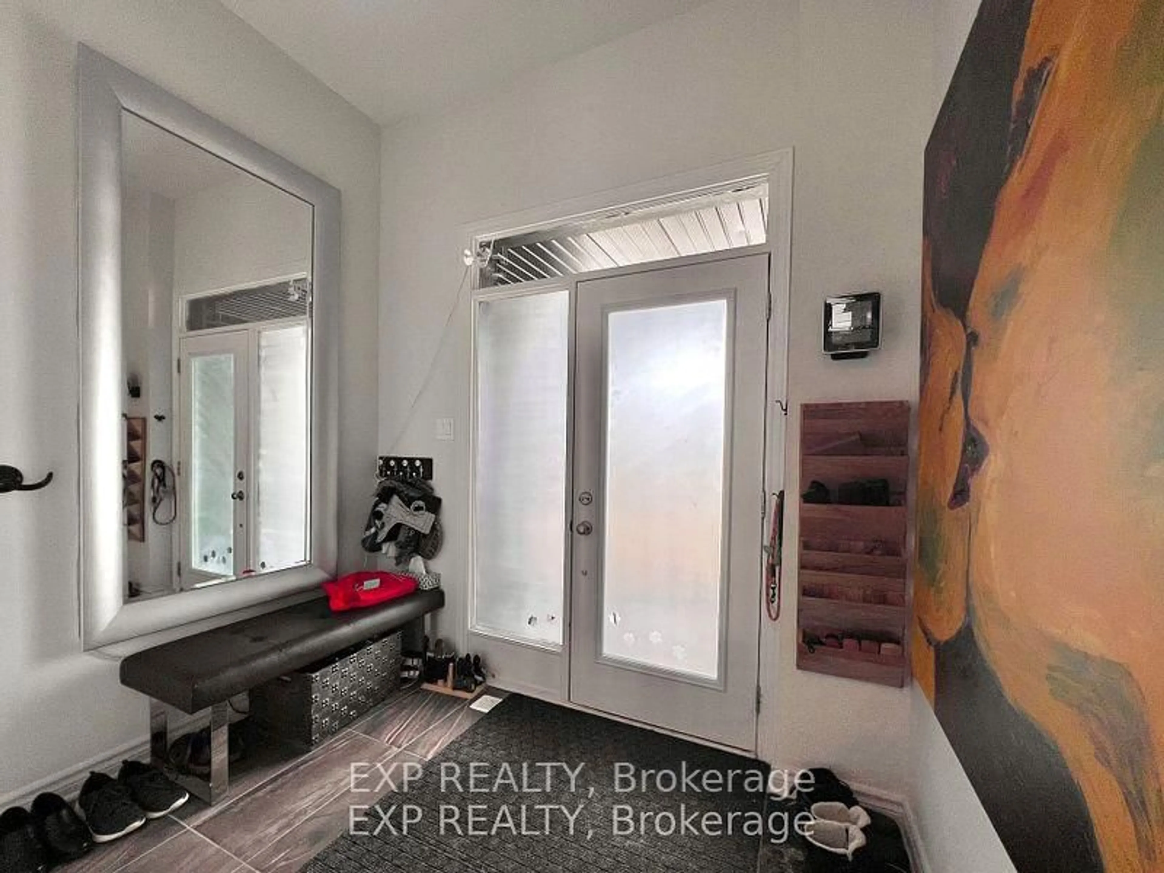 Indoor entryway for 926 Brian Good Ave, Ottawa Ontario K4M 0N7
