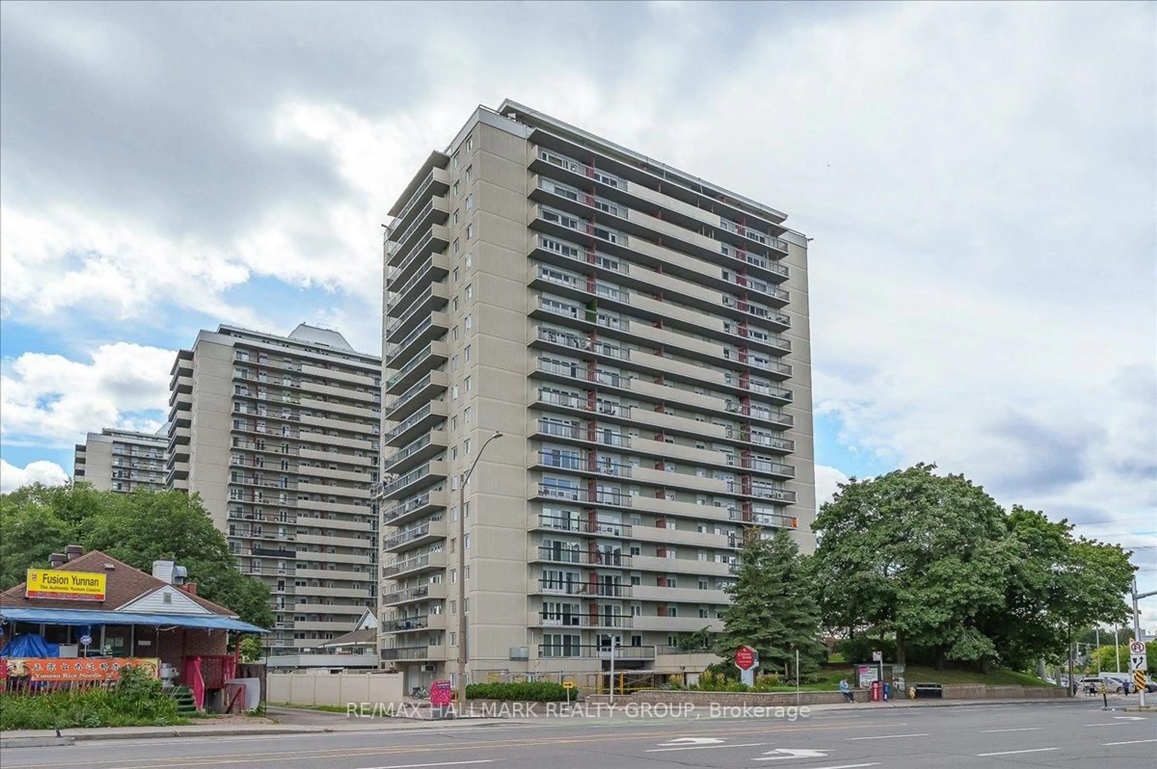 Unknown for 158B McArthur Ave #801, Ottawa Ontario K1L 8C9