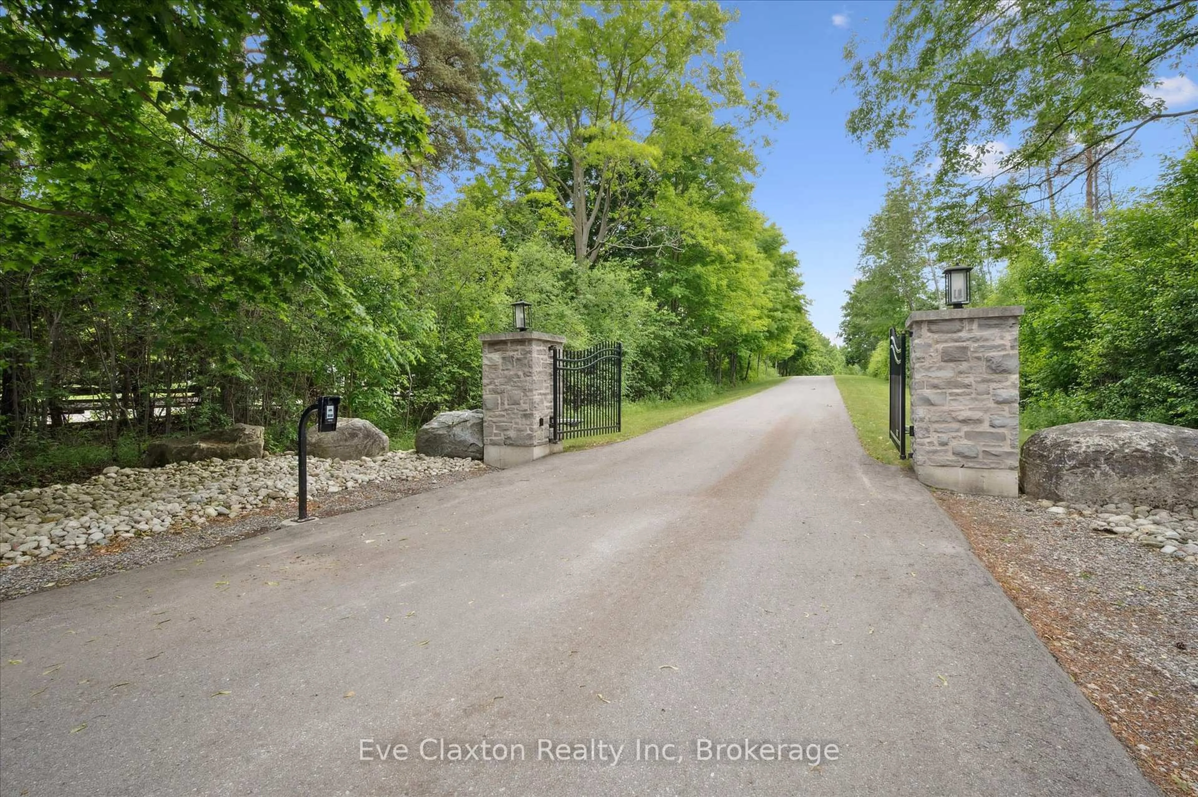 A pic from outside/outdoor area/front of a property/back of a property/a pic from drone, street for 6815 Wellington Rd 34, Puslinch Ontario N3C 2V4