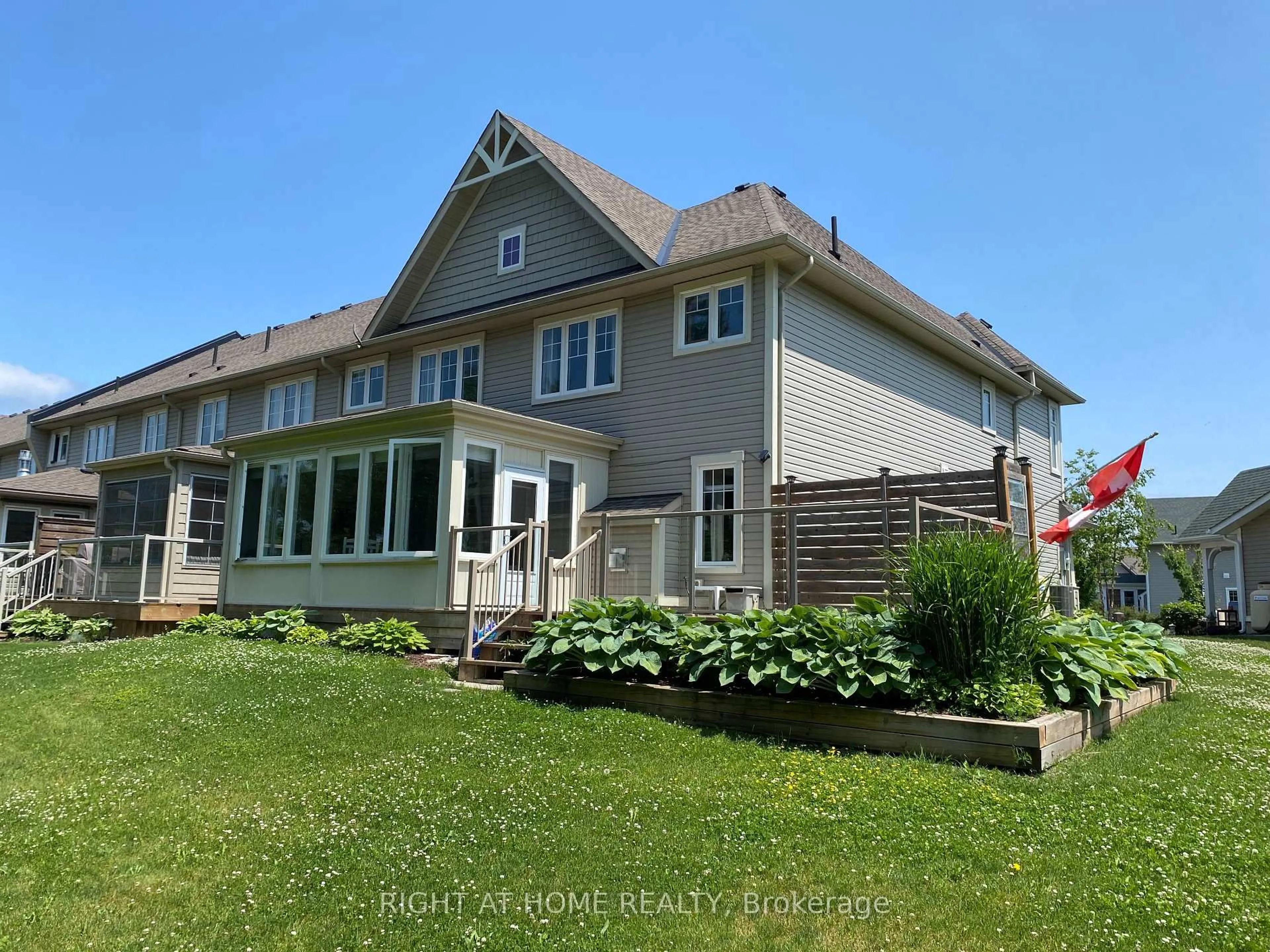 A pic from outside/outdoor area/front of a property/back of a property/a pic from drone, unknown for 28 Masters Cres, Georgian Bay Ontario L0K 1S0