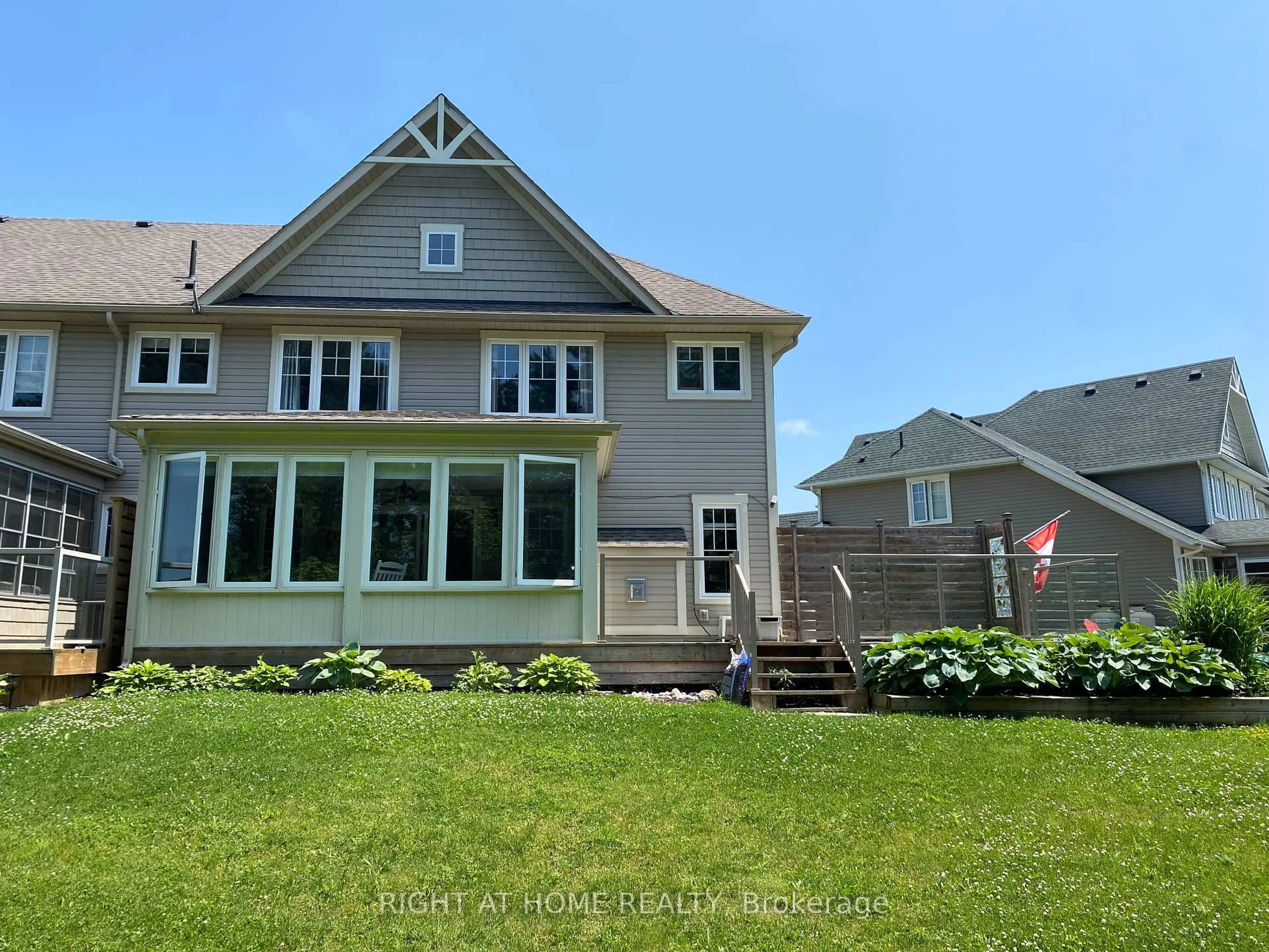 Home with vinyl exterior material, water/lake/river/ocean view for 28 Masters Cres, Georgian Bay Ontario L0K 1S0