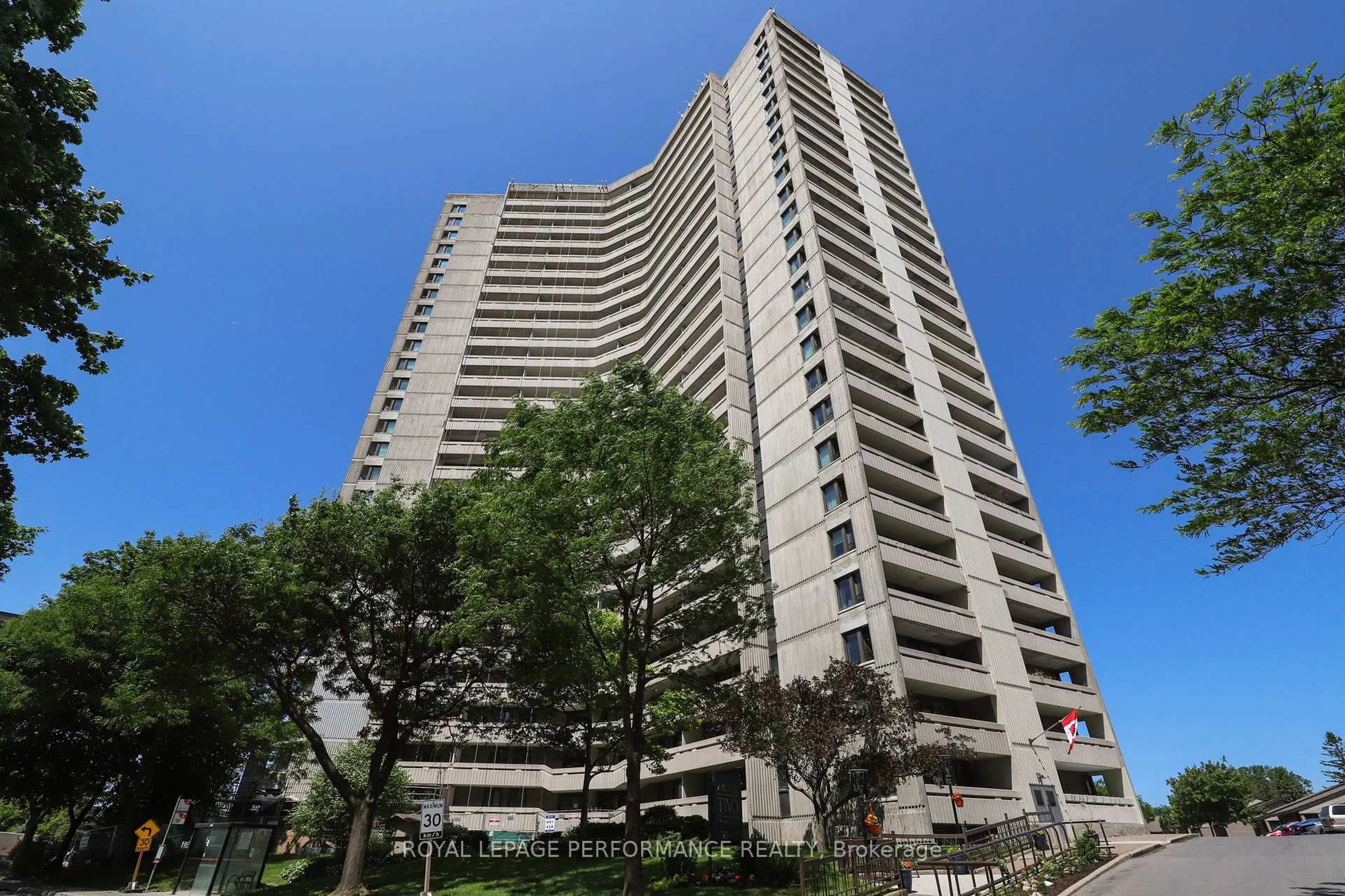 Patio, building for 1171 Ambleside Dr #1002, Ottawa Ontario K2B 8G6