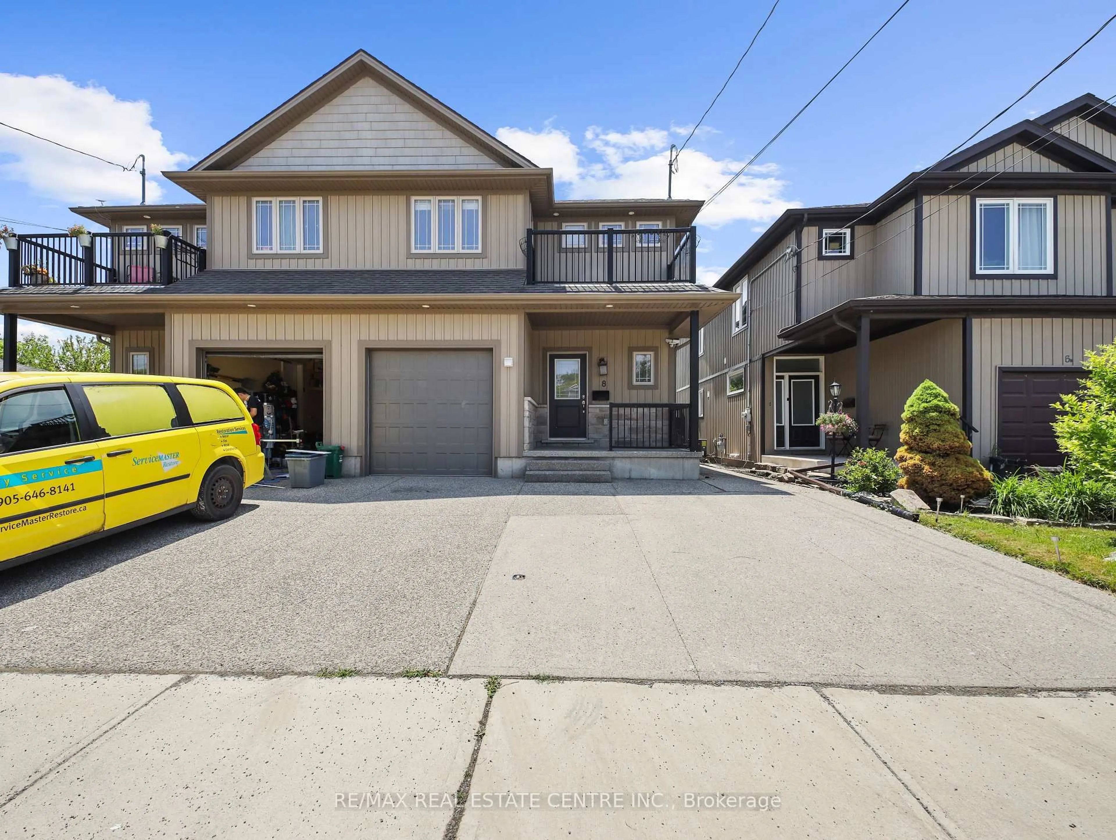 Unknown for 8 Keswick St, St. Catharines Ontario L2P 1L9