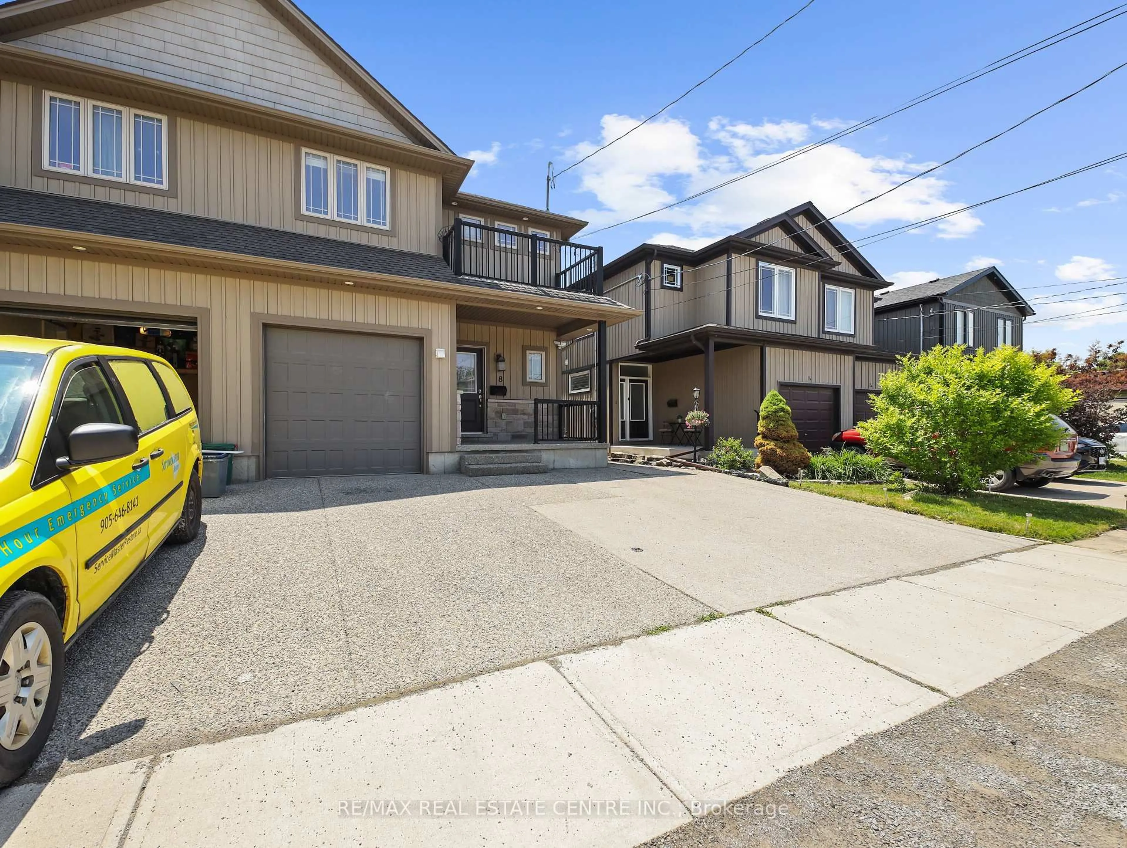 Unknown for 8 Keswick St, St. Catharines Ontario L2P 1L9