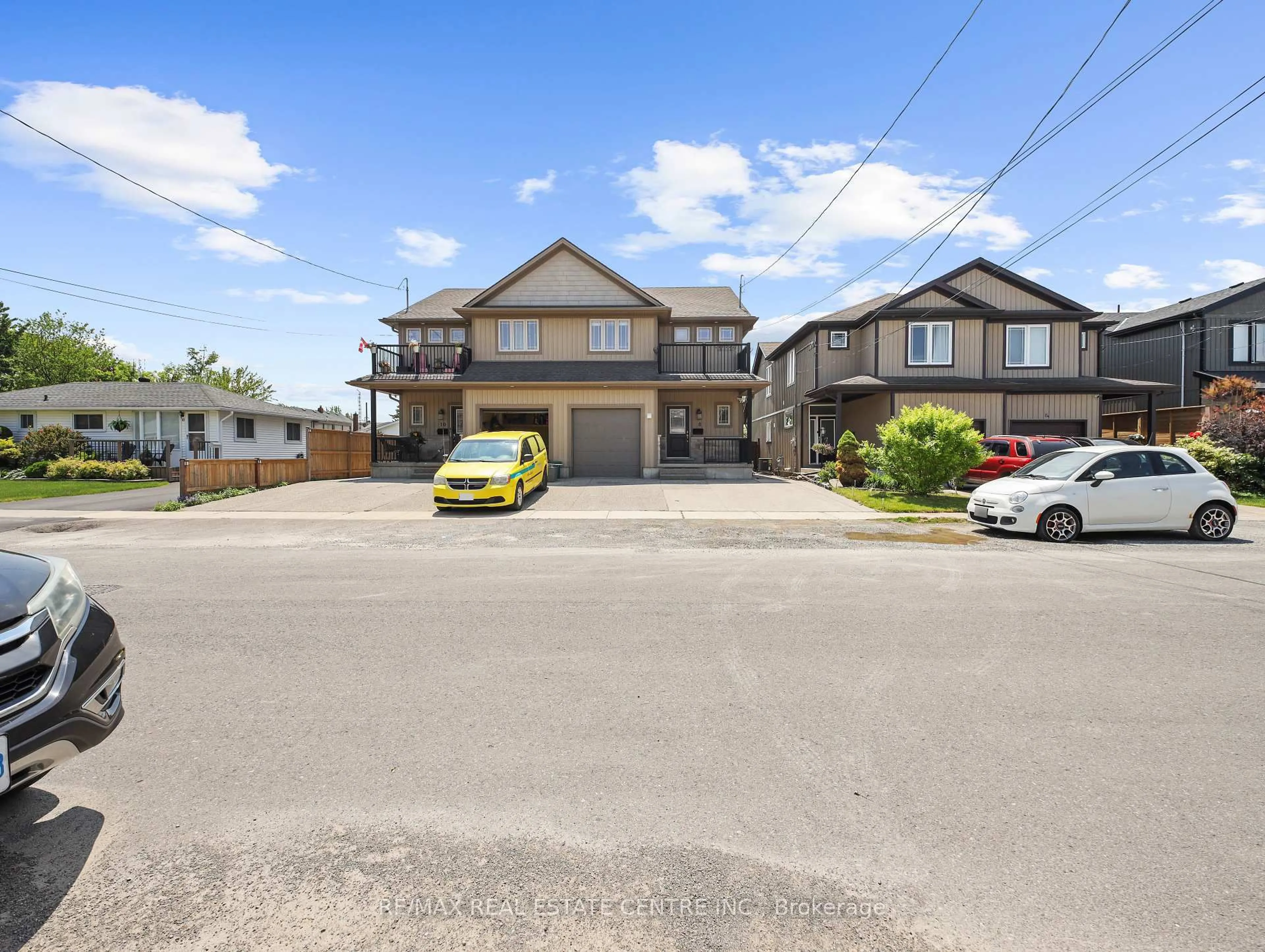 A pic from outside/outdoor area/front of a property/back of a property/a pic from drone, street for 8 Keswick St, St. Catharines Ontario L2P 1L9