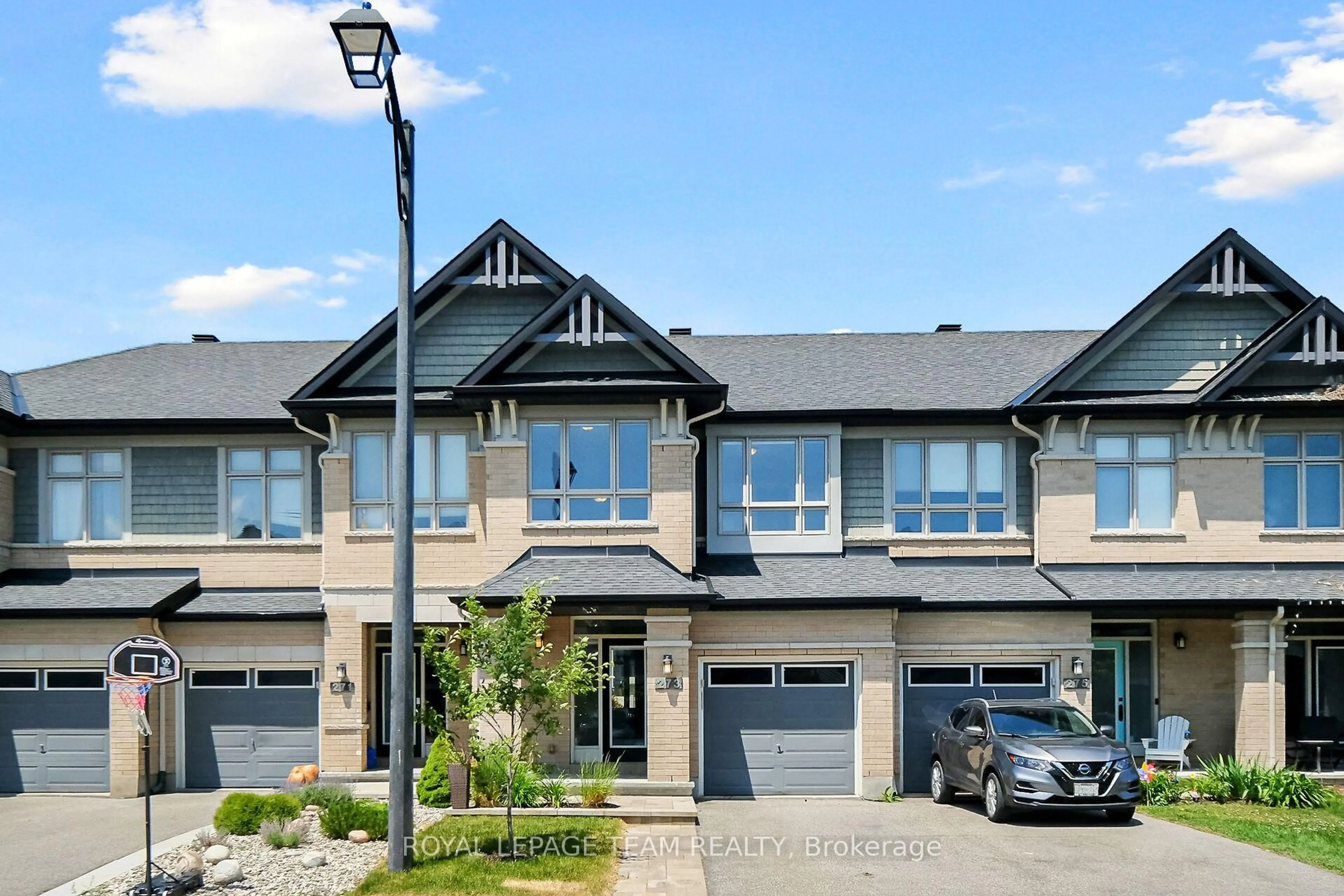 Unknown for 273 Shinleaf Cres, Ottawa Ontario K1W 0J2