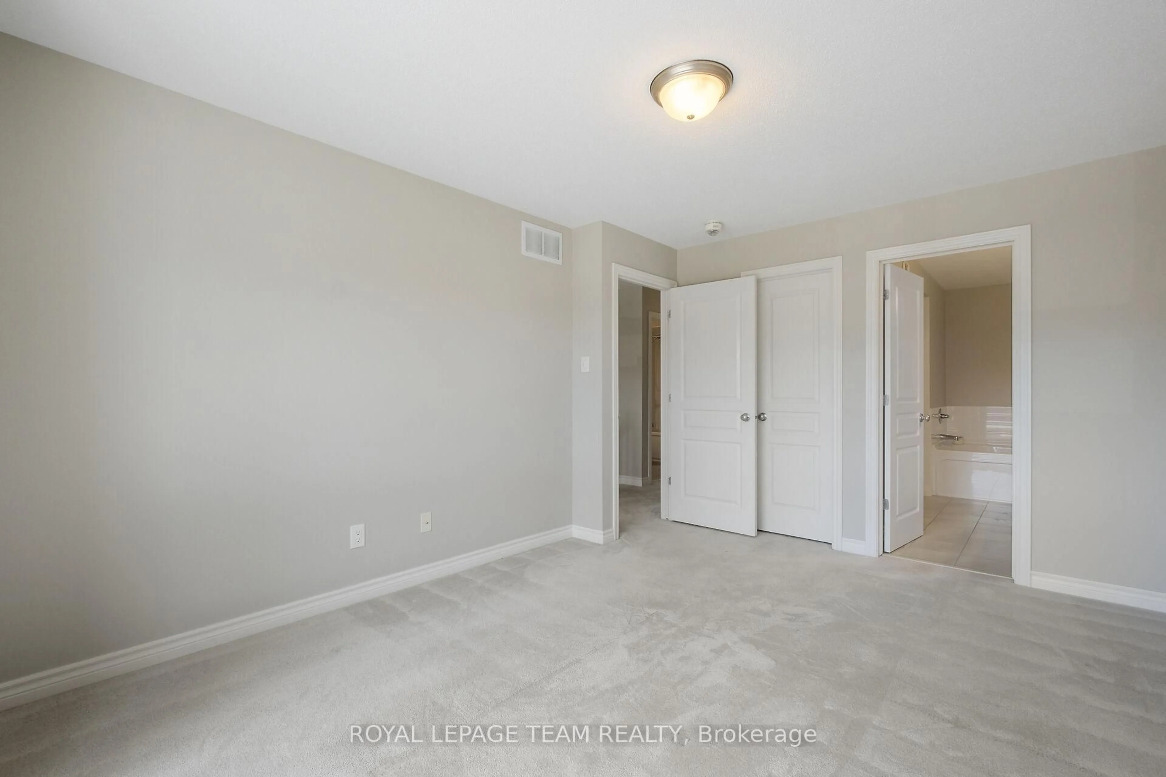 A pic of a room for 273 Shinleaf Cres, Ottawa Ontario K1W 0J2