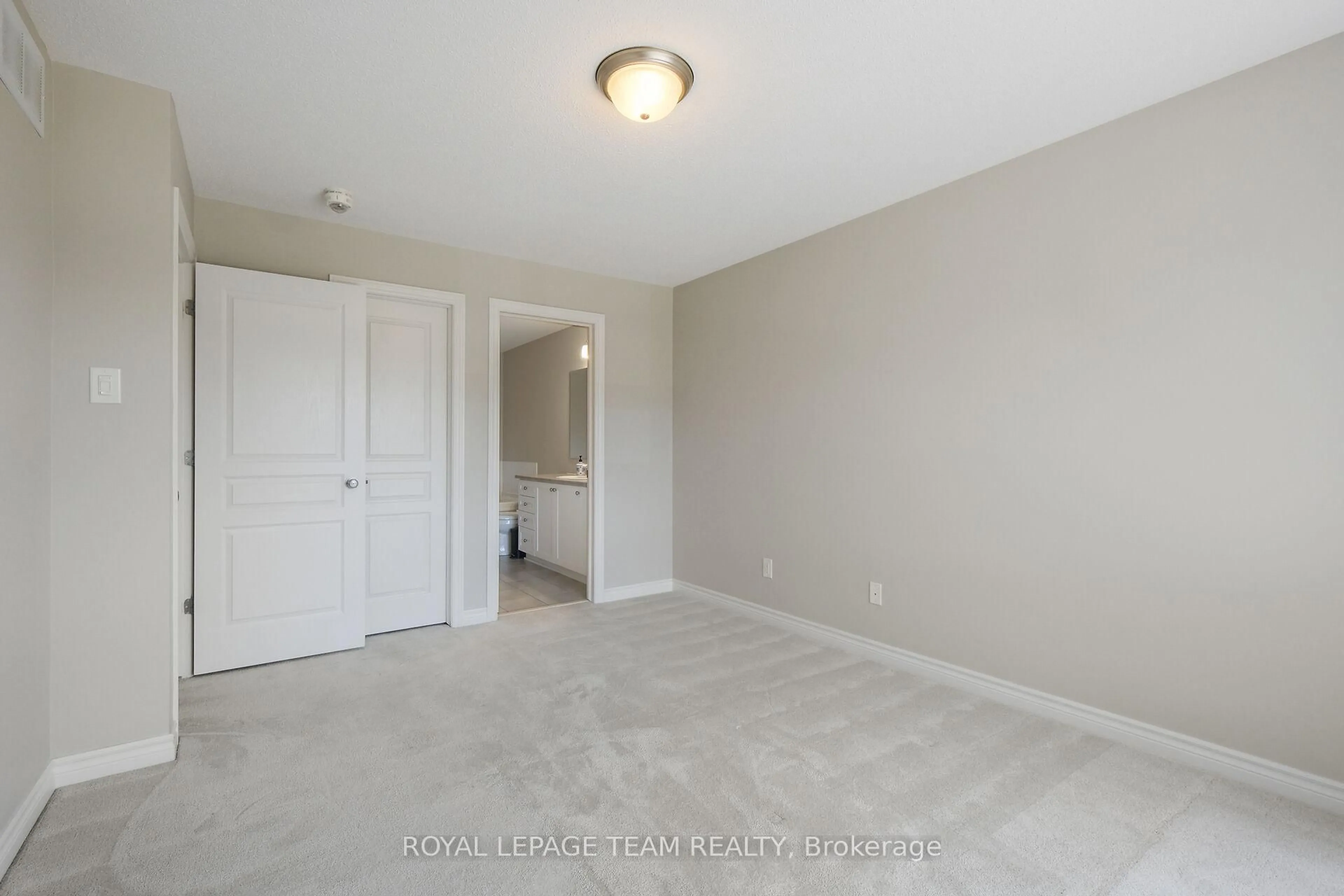 A pic of a room for 273 Shinleaf Cres, Ottawa Ontario K1W 0J2