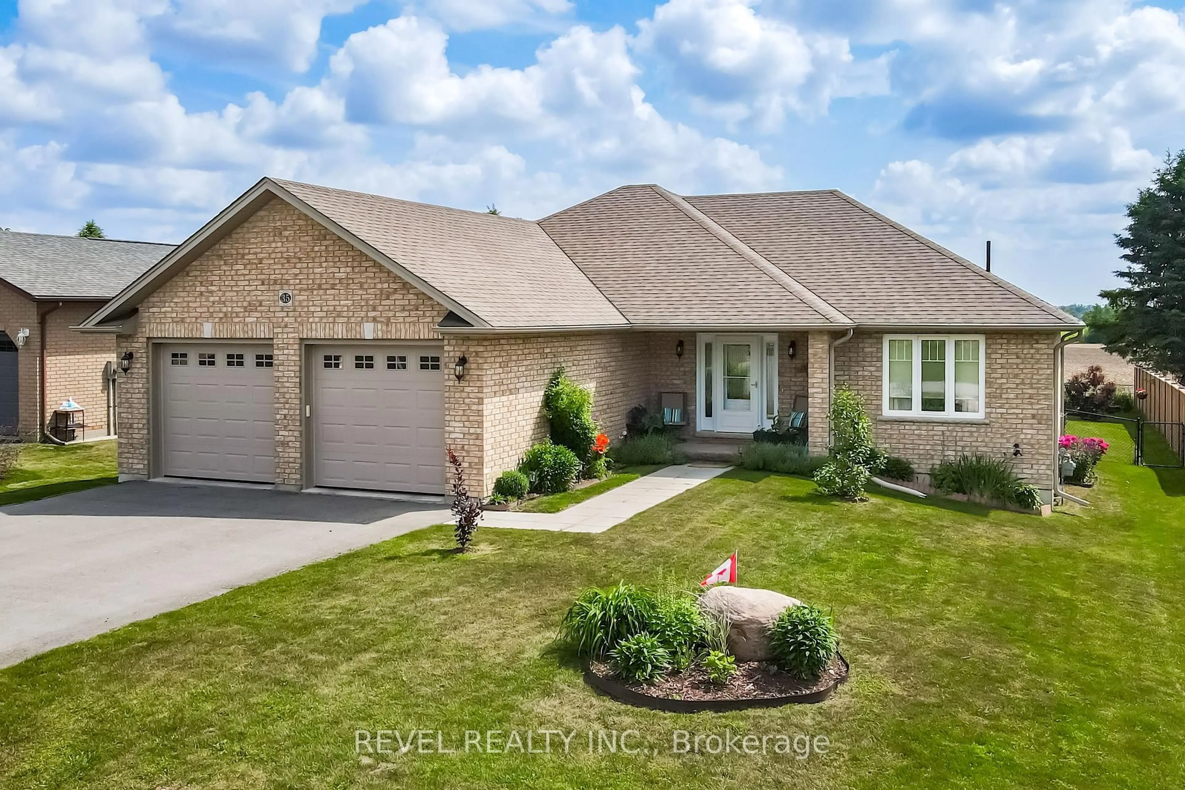 Home with brick exterior material, street for 35 Bruce Cres, Kawartha Lakes Ontario K0M 2M0