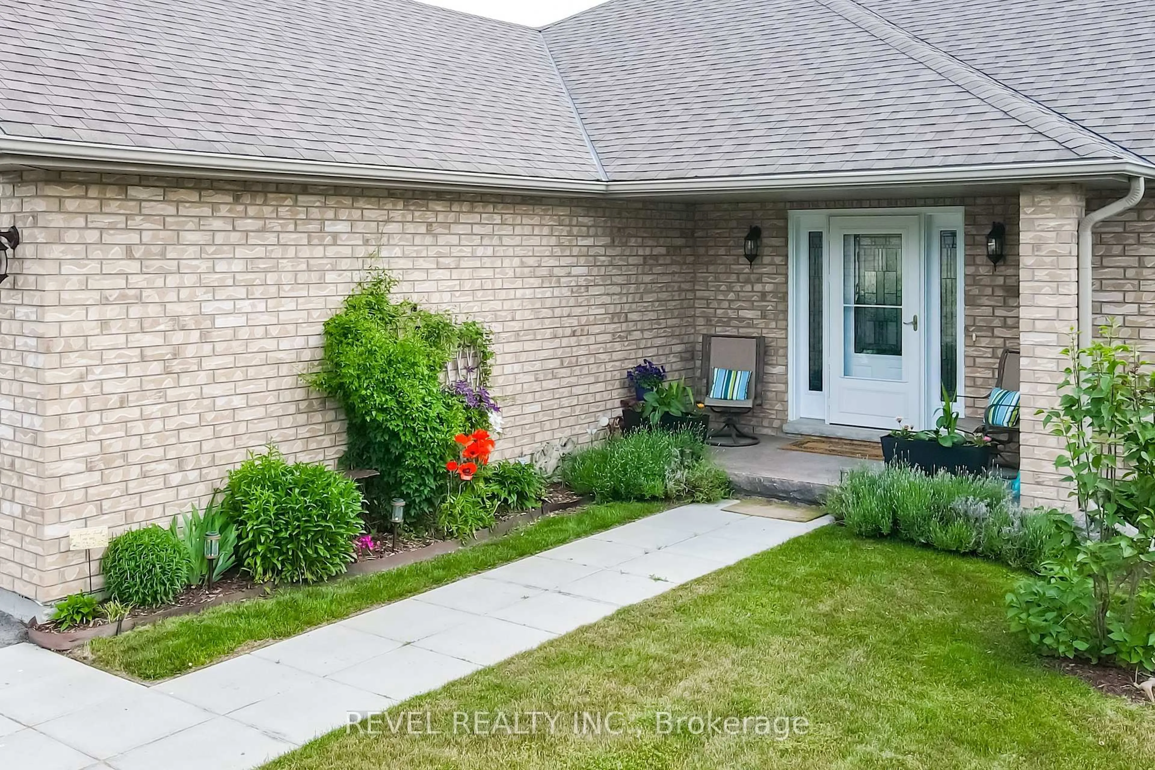 Home with brick exterior material, street for 35 Bruce Cres, Kawartha Lakes Ontario K0M 2M0