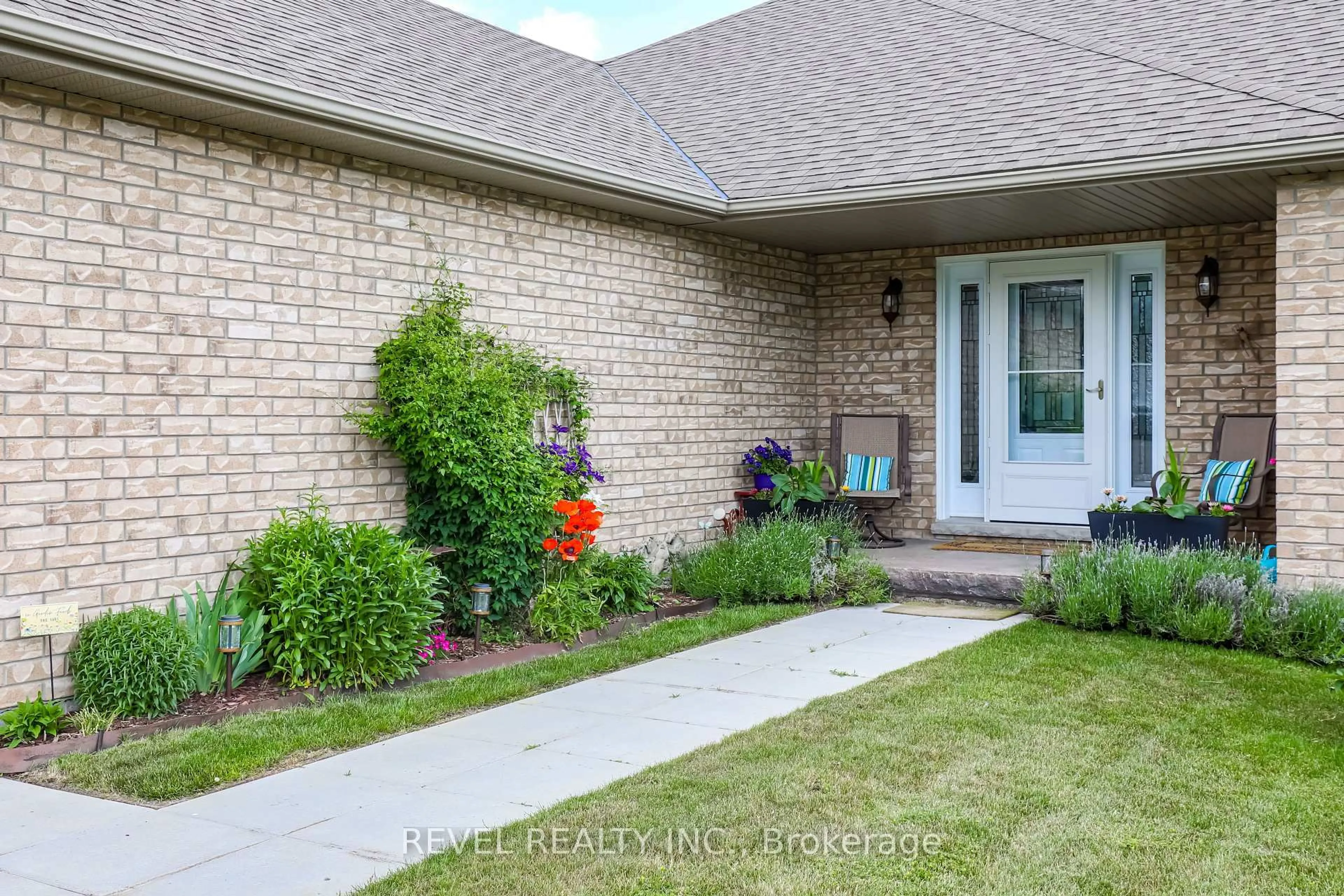Home with brick exterior material, street for 35 Bruce Cres, Kawartha Lakes Ontario K0M 2M0