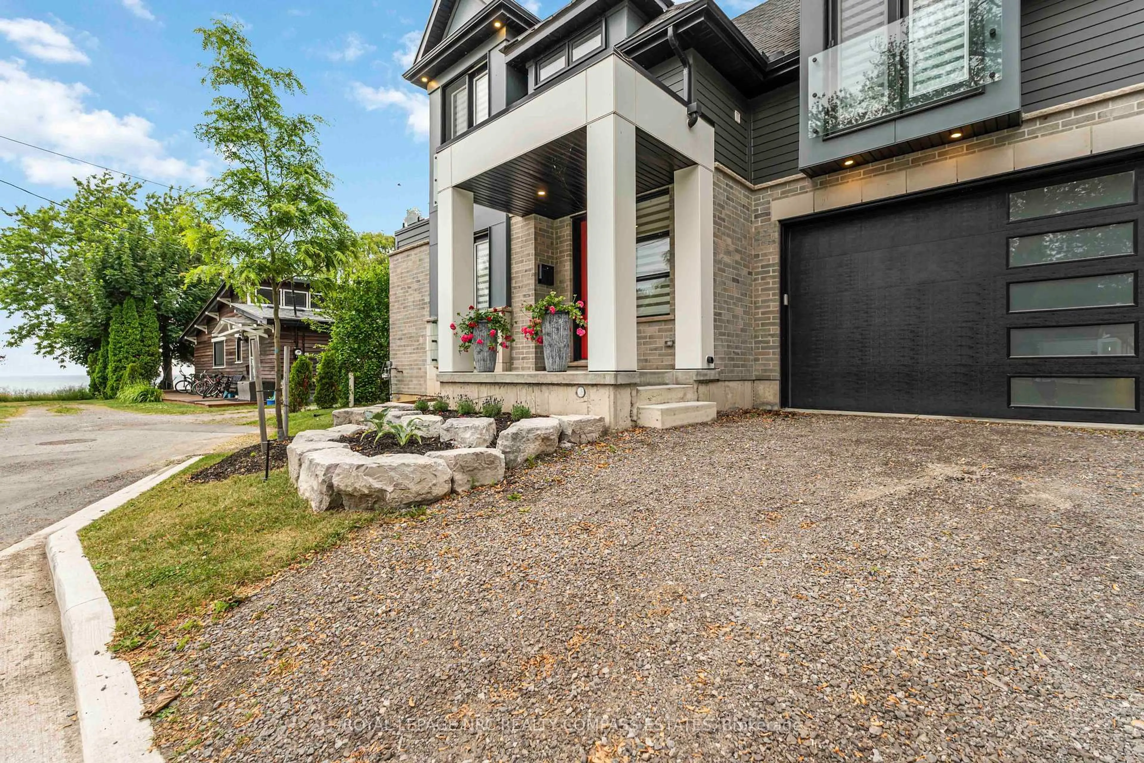 Home with brick exterior material, street for 10 PAXTON Ave, St. Catharines Ontario L2N 5H8