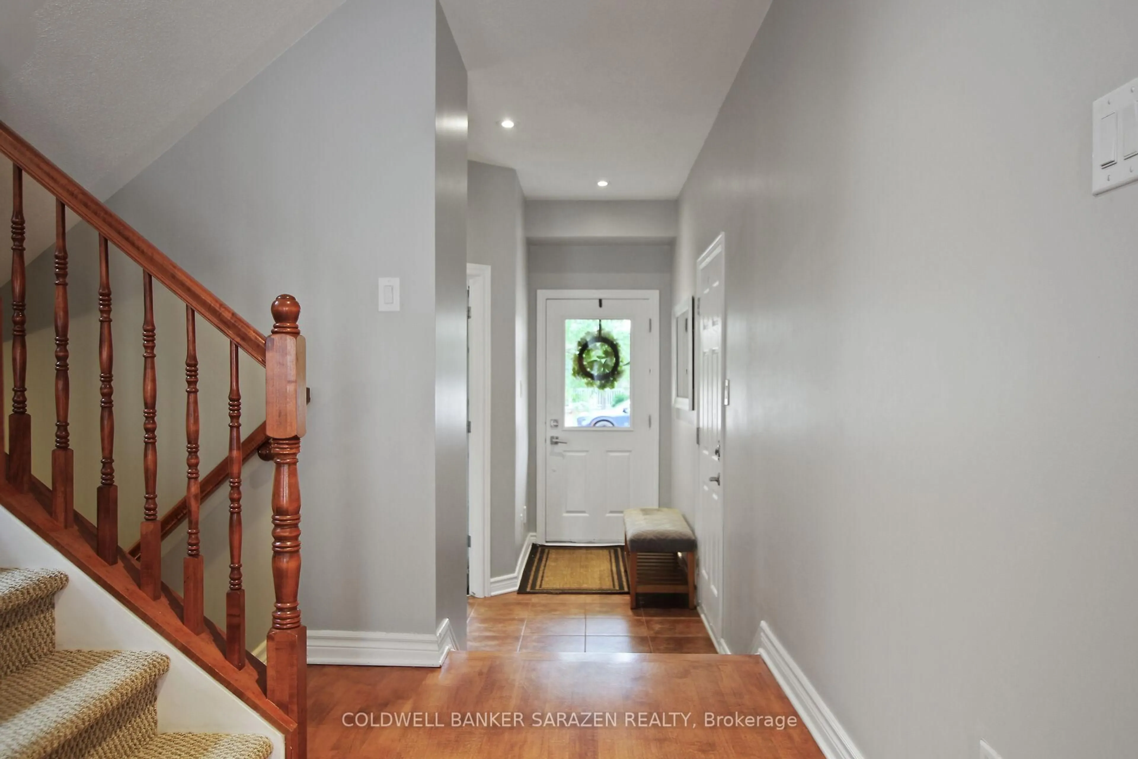 Indoor entryway for 625 Paul Metivier Dr, Ottawa Ontario K2J 0X9