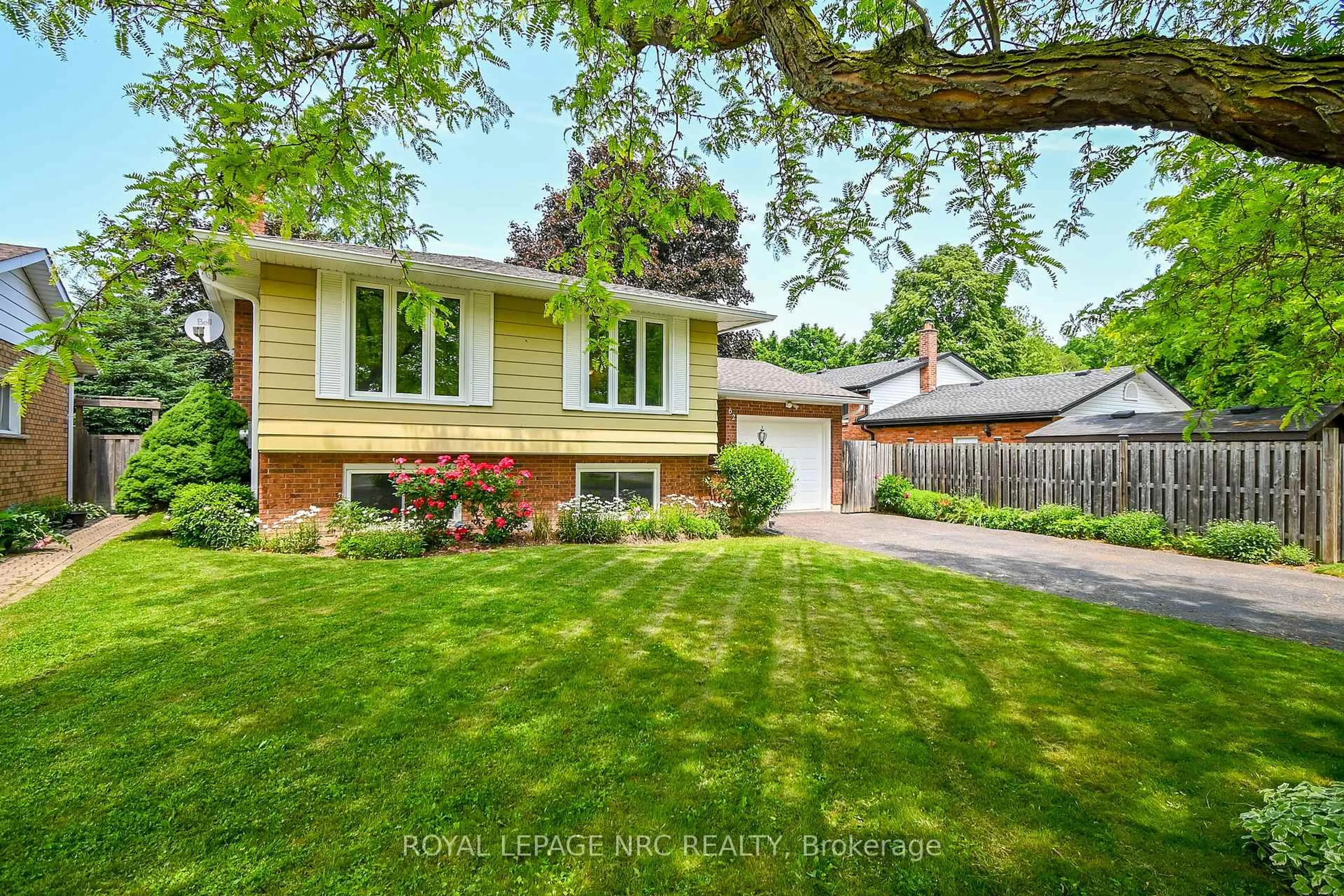 Home with brick exterior material, street for 62 CINDY Dr, St. Catharines Ontario L2M 7B9