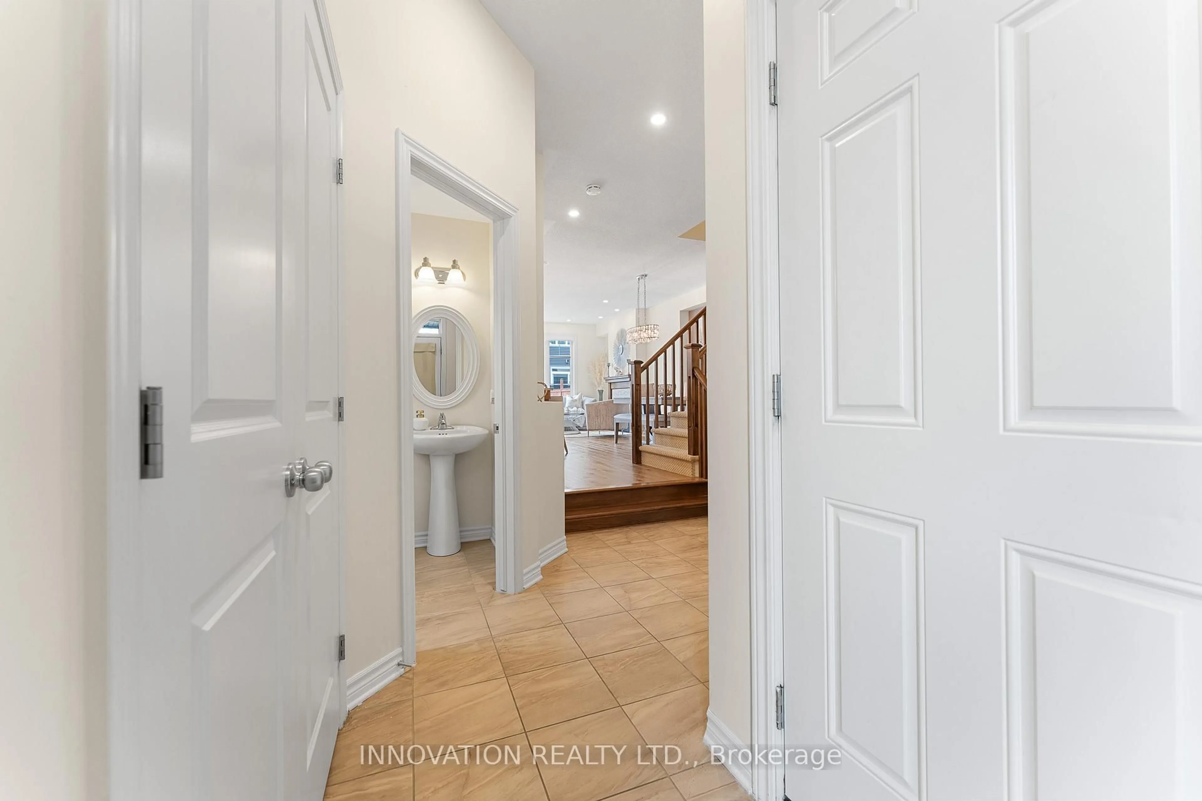 Indoor entryway for 1876 Maple Grove Rd, Ottawa Ontario K2S 0W4
