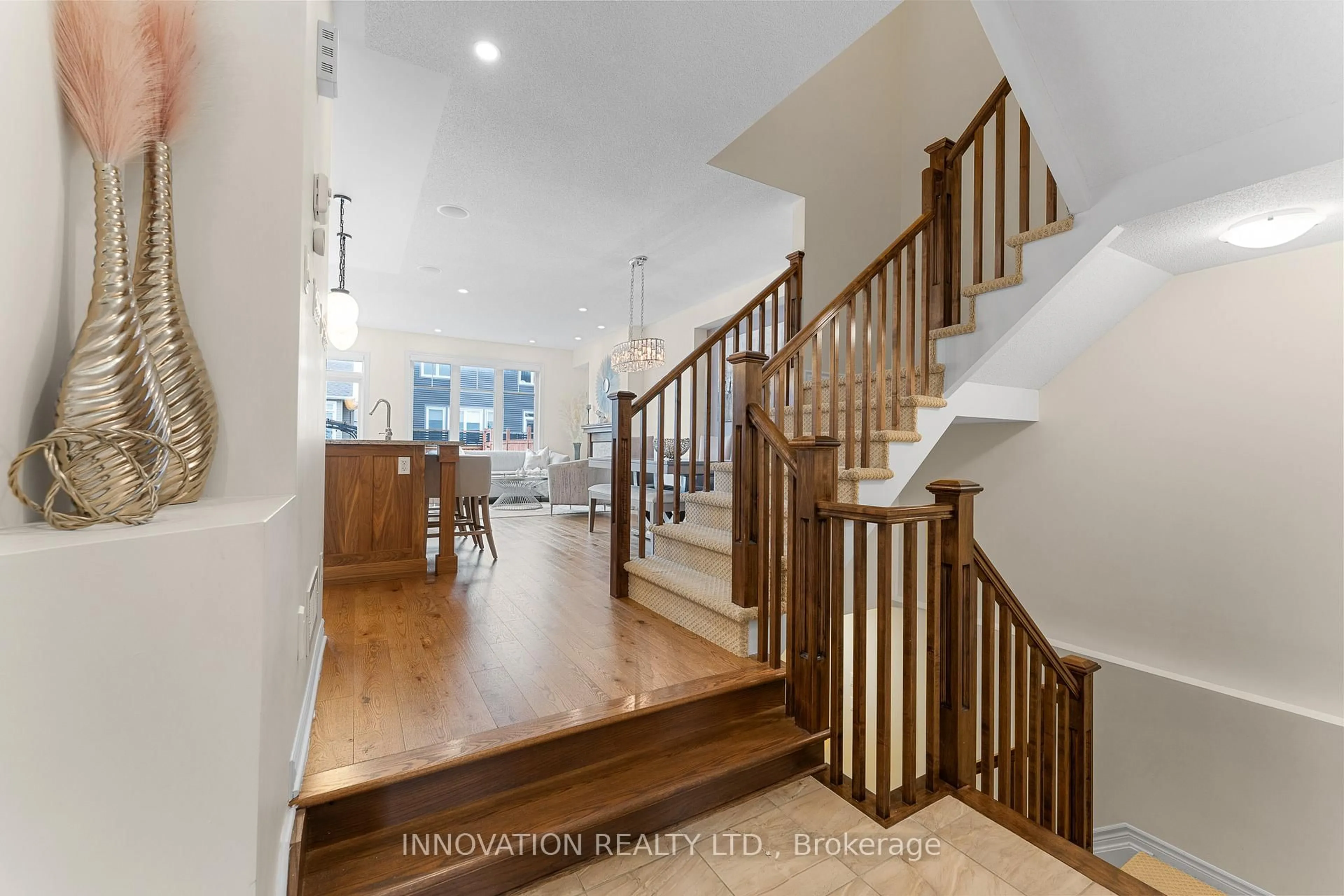Indoor entryway for 1876 Maple Grove Rd, Ottawa Ontario K2S 0W4