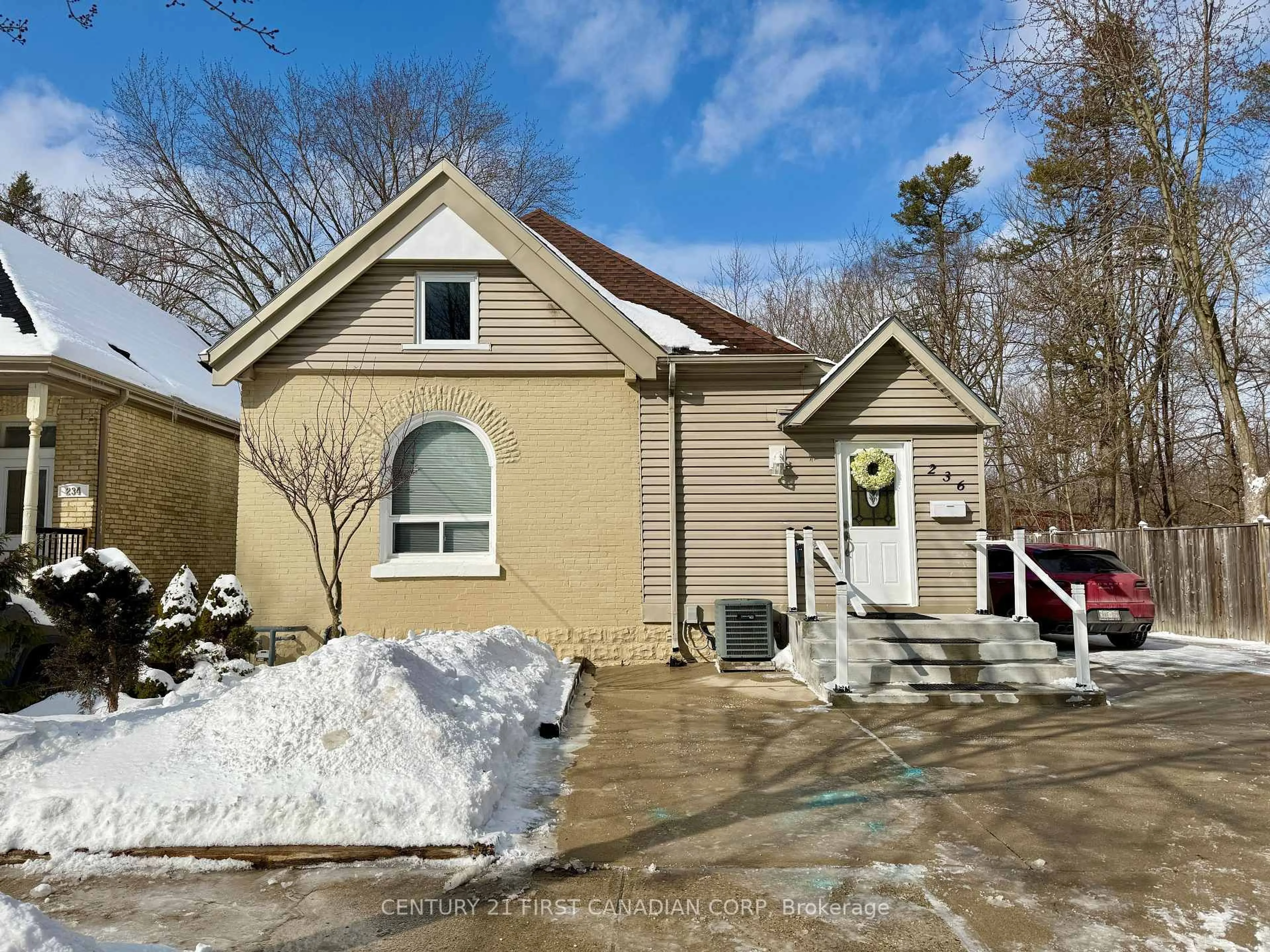 Unknown for 236 Raymond Ave, London East Ontario N6A 2N1