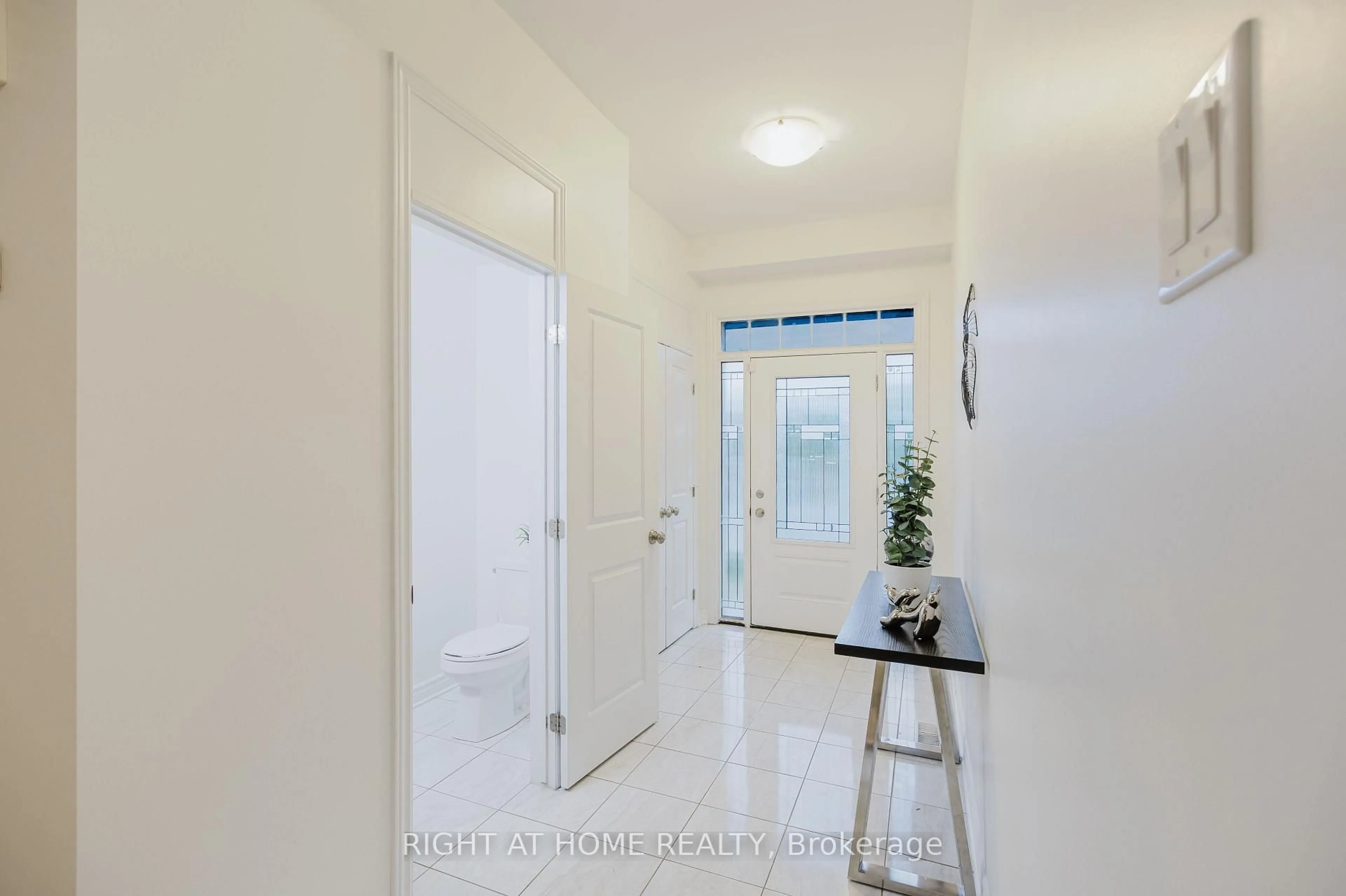 Indoor entryway for 244 Fergus Cres, Ottawa Ontario K2J 3L7