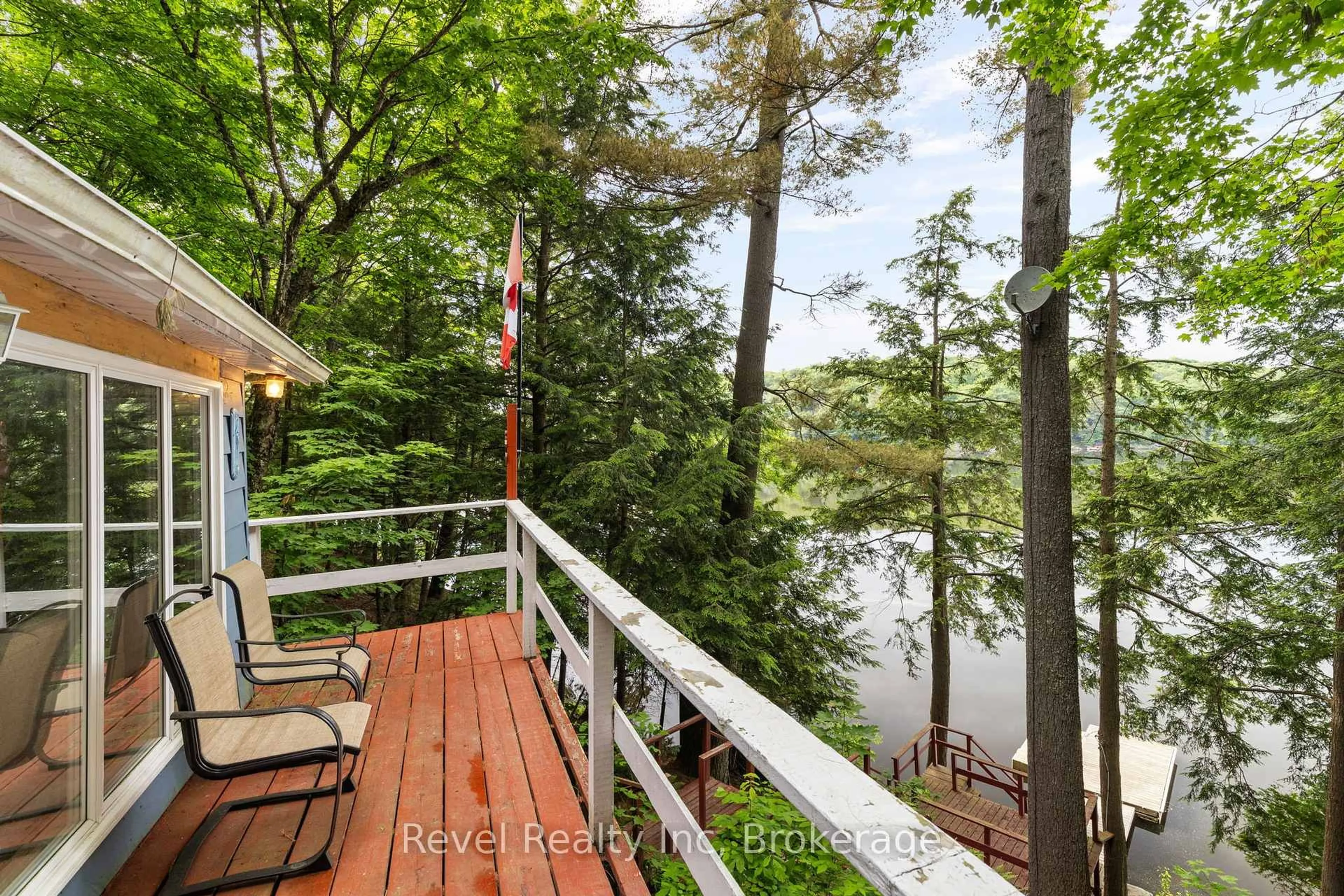 Patio, water/lake/river/ocean view for 1096 Cowan Park Rd, Muskoka Lakes Ontario P0B 1M0