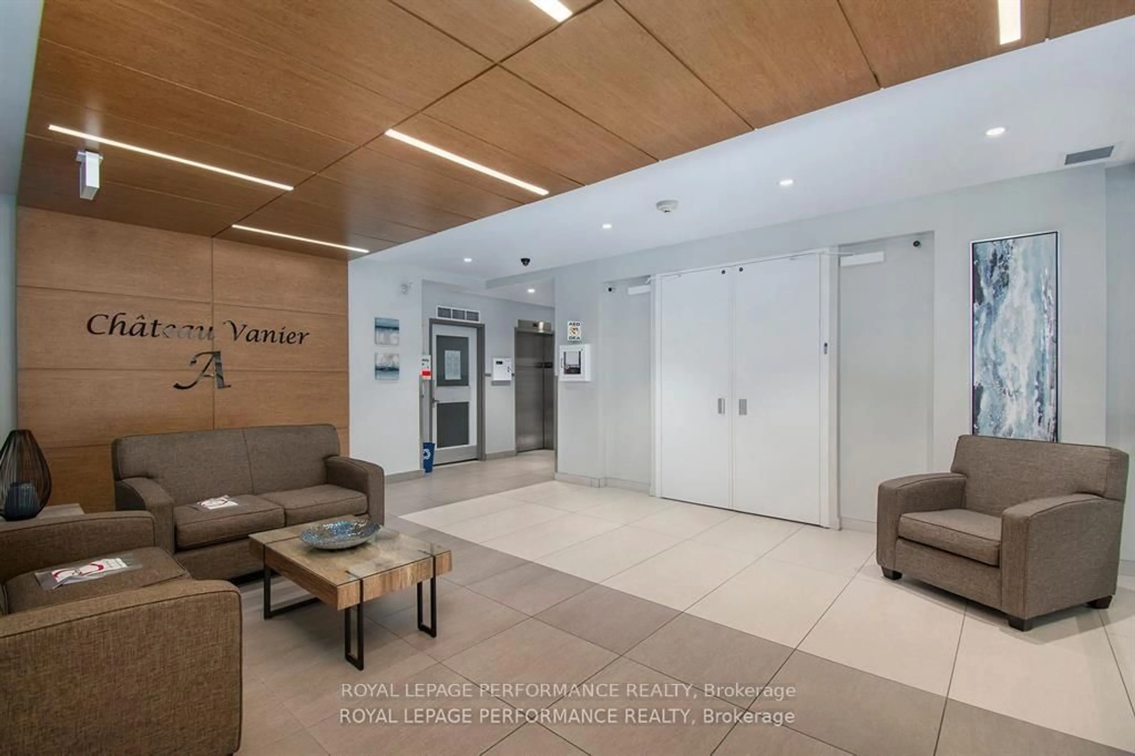 Lobby for 158A McArthur Ave #1806, Ottawa Ontario K1L 8C9