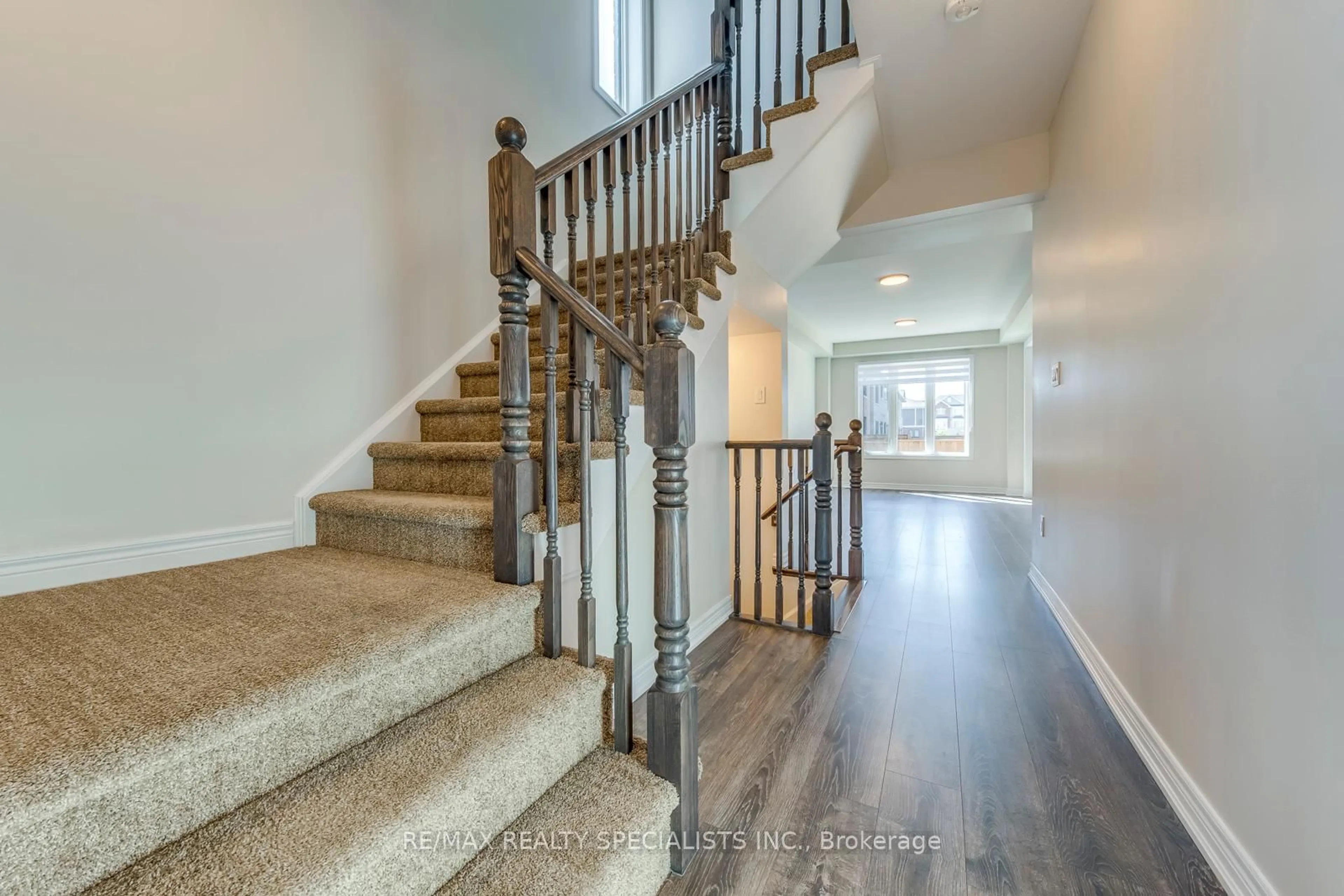 Stairs for 35 Pelican Lane, Hamilton Ontario L8K 0A4