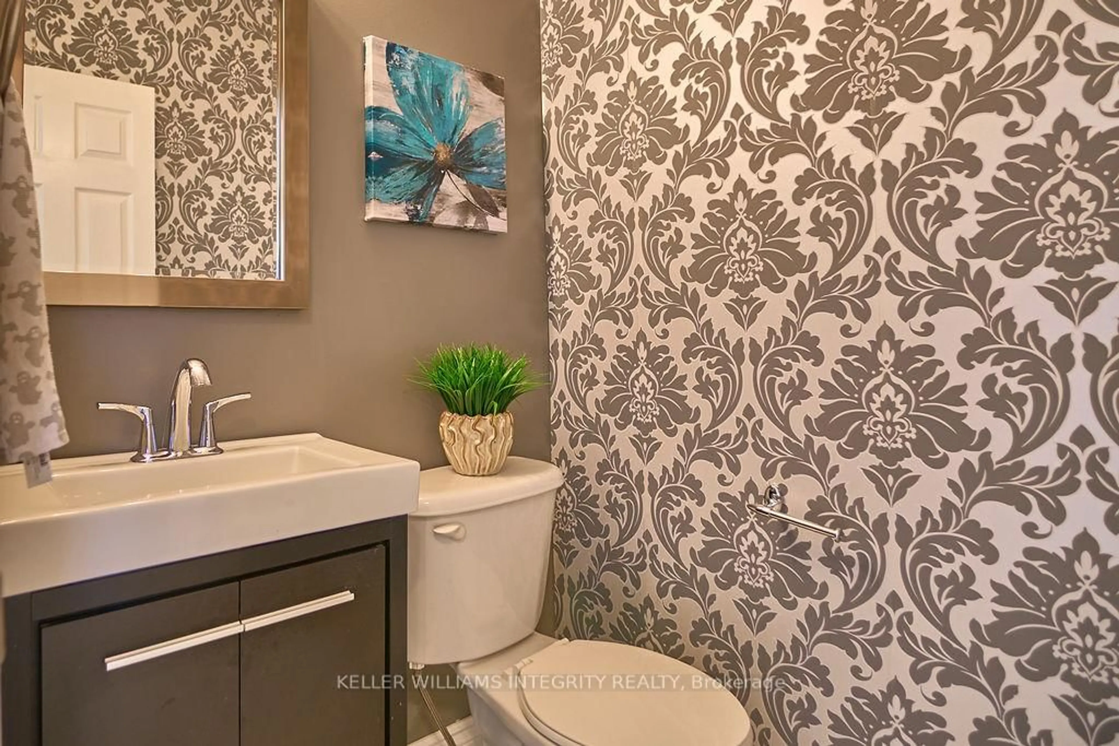 Contemporary bathroom, ceramic/tile floor for 333 Brigitta St, Ottawa Ontario K2S 0H9