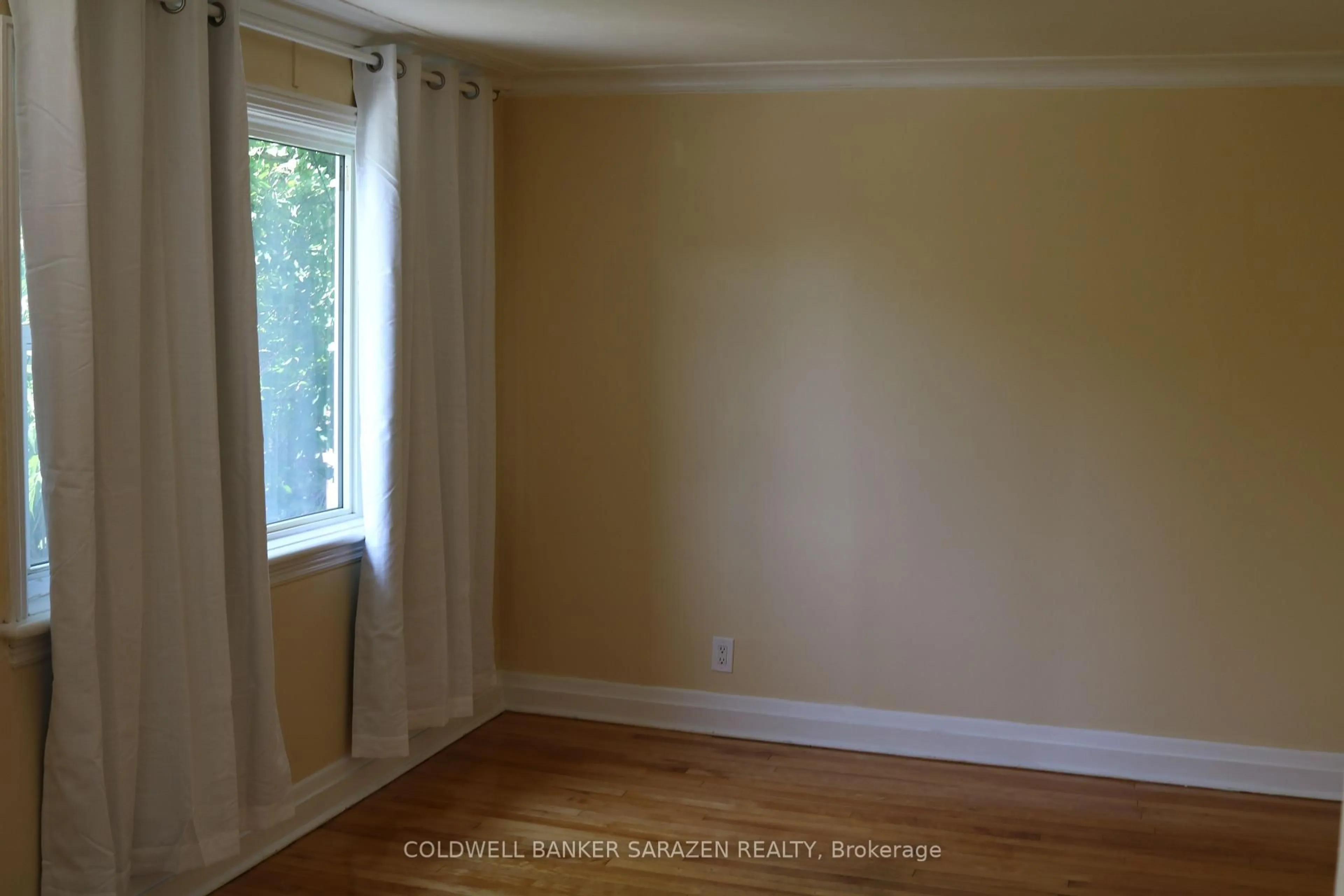 A pic of a room for 975 Silver St, Ottawa Ontario K1Z 6H4