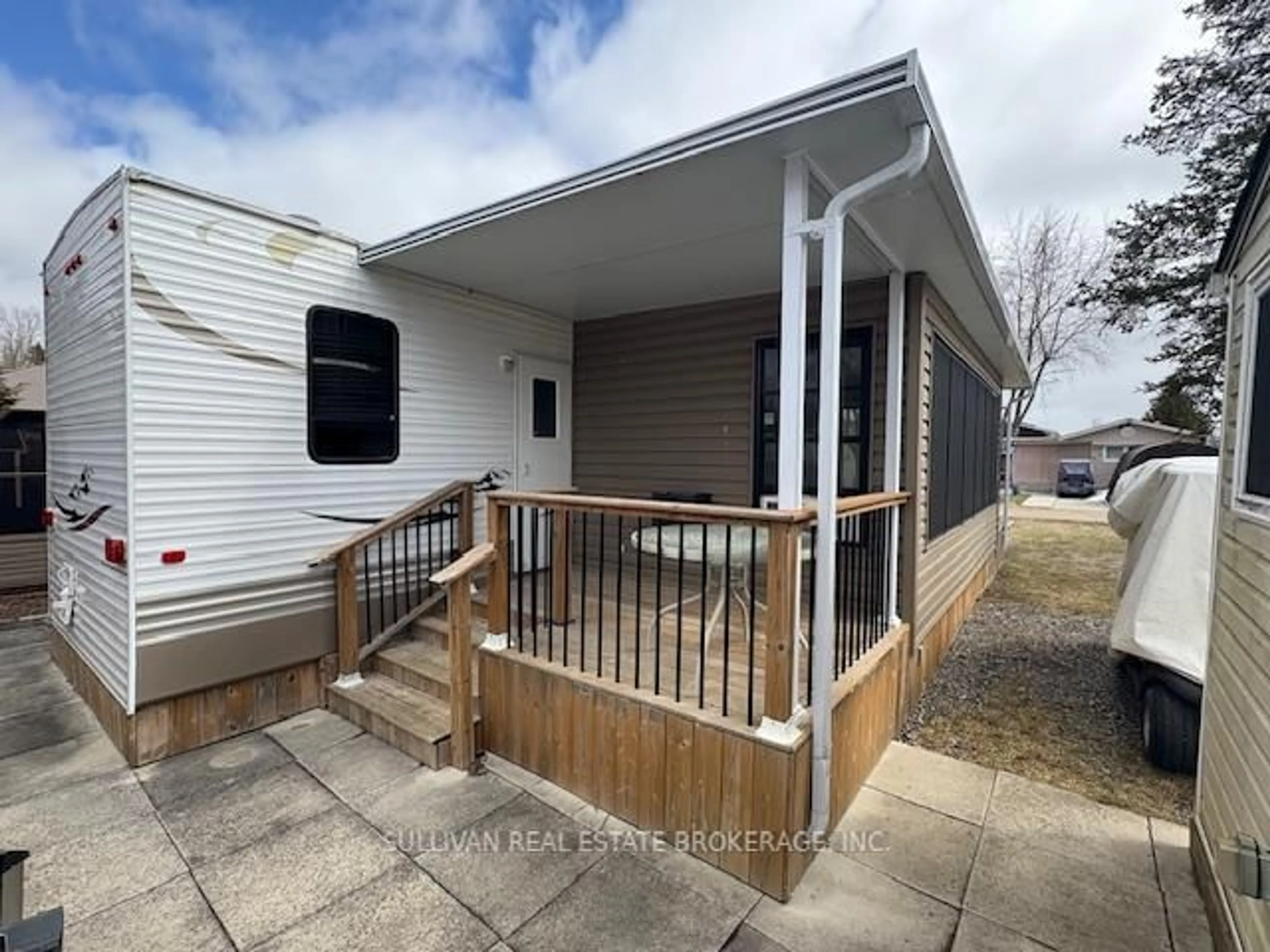 Home with vinyl exterior material, street for 2071 FRIENDLY Blvd, Centre Wellington Ontario N1M 2W5