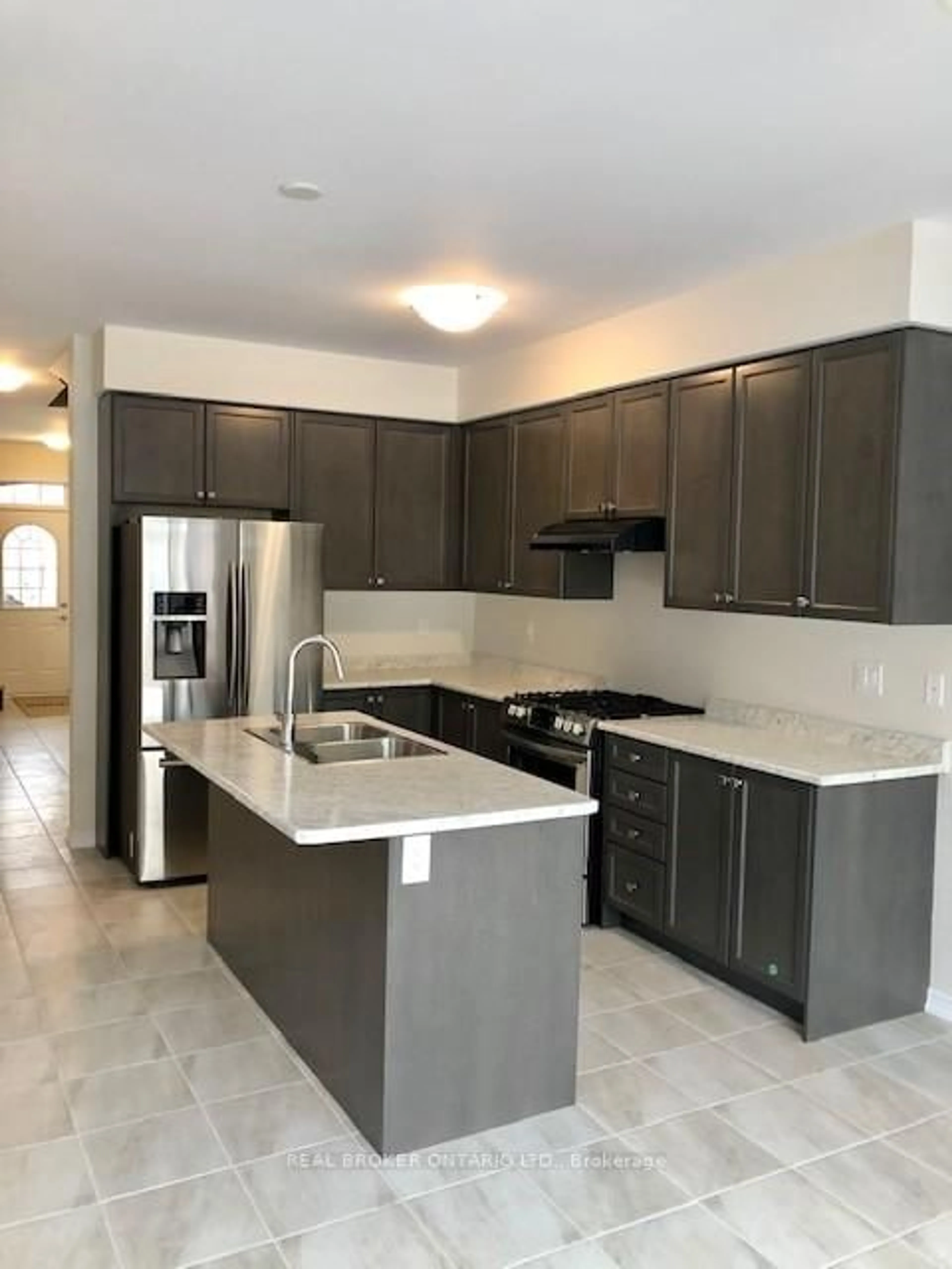 Open concept kitchen, ceramic/tile floor for 11 Doreen Dr, Thorold Ontario L3B 0G7