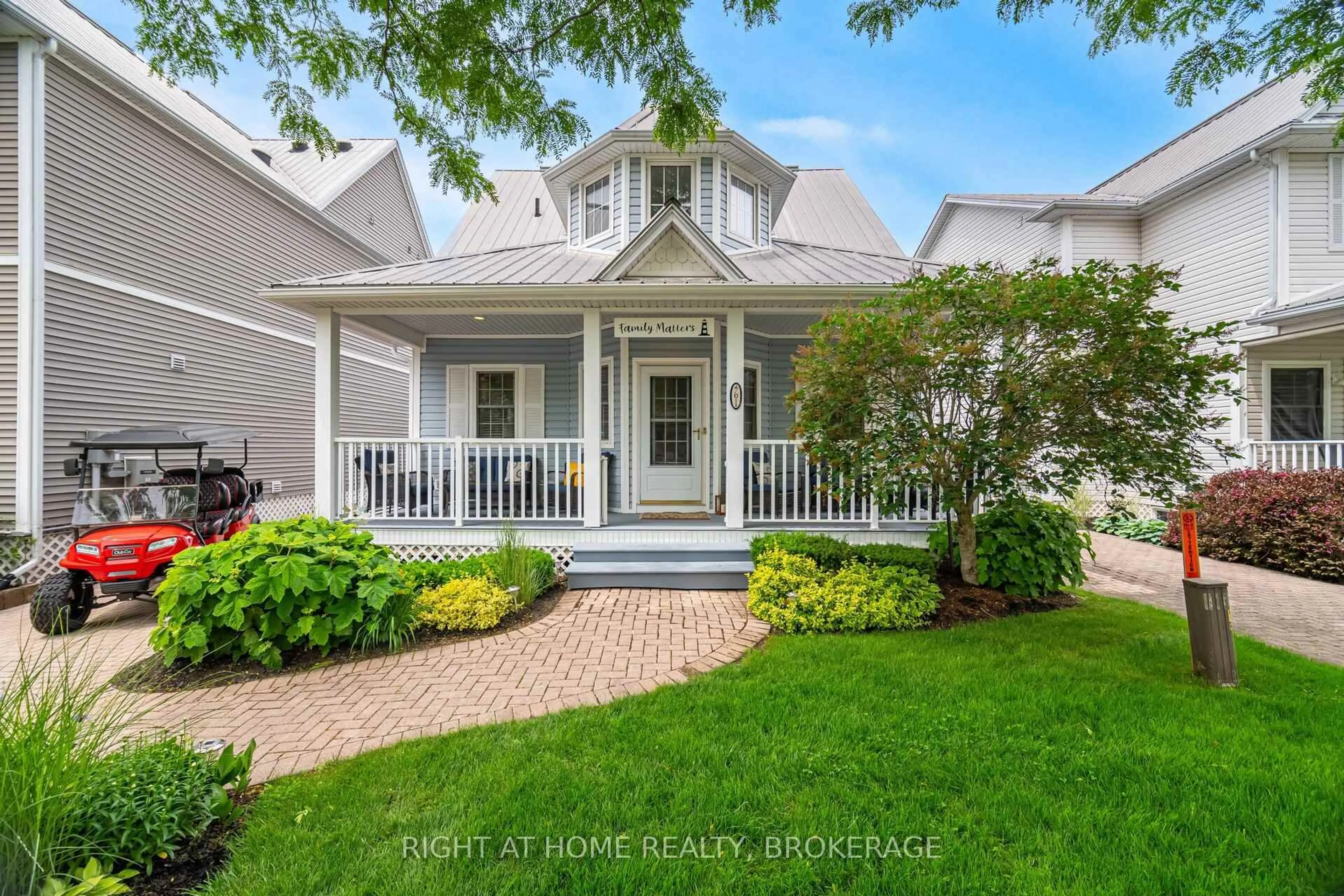 Home with vinyl exterior material, street for 61 Nantuckett Rd, Fort Erie Ontario L0S 1B0