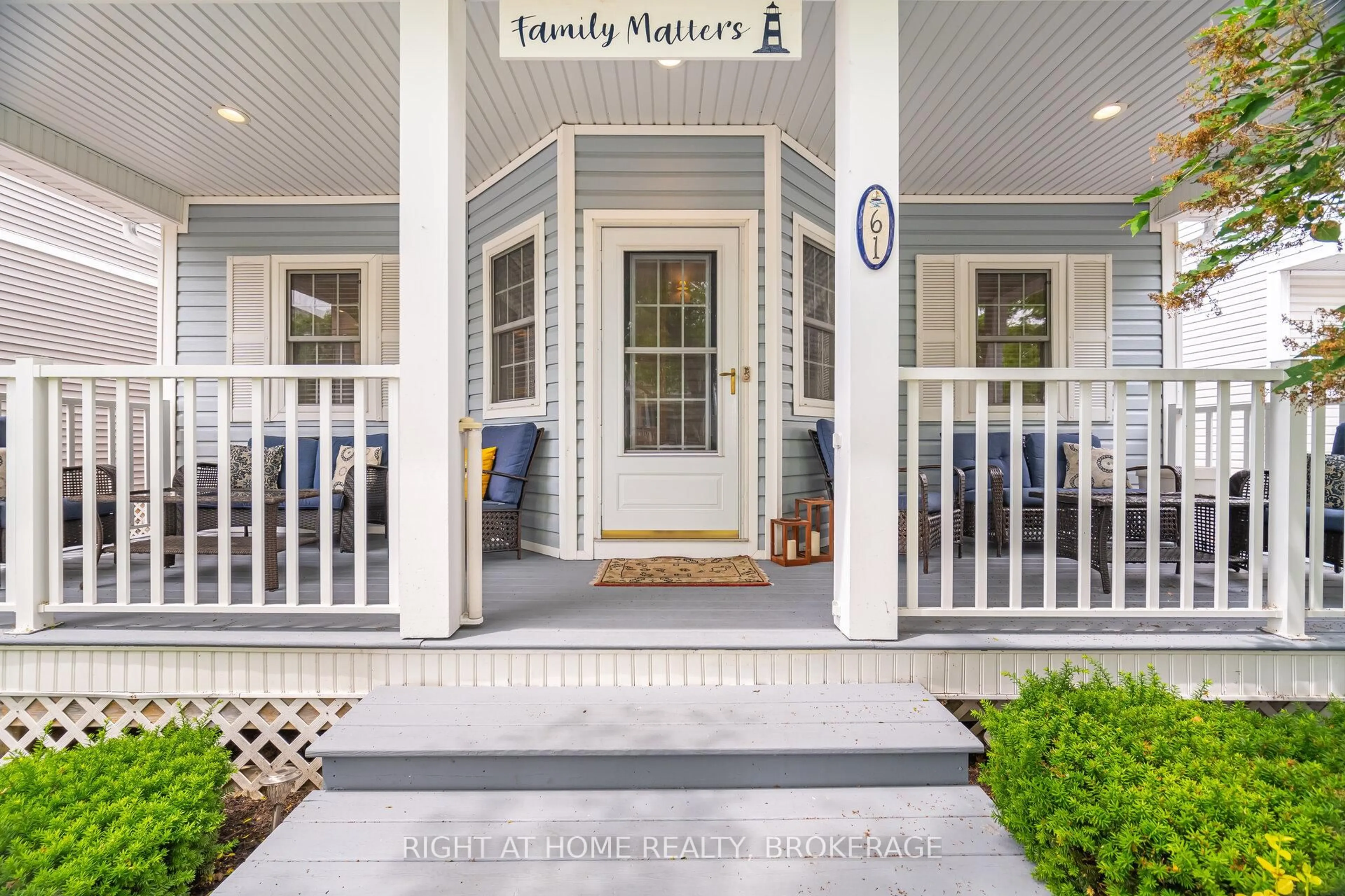 Indoor entryway for 61 Nantuckett Rd, Fort Erie Ontario L0S 1B0