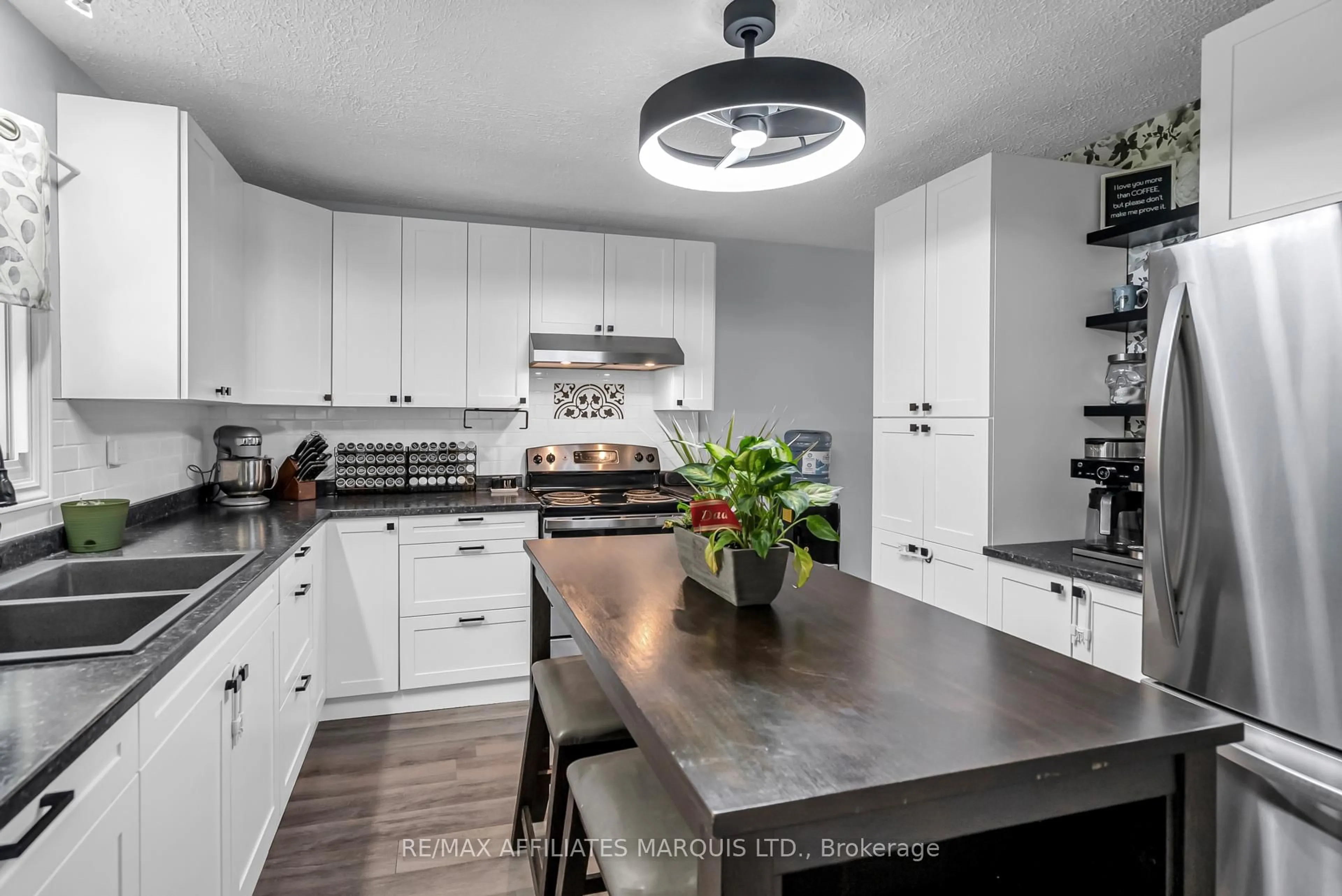 Open concept kitchen, unknown for 1102 Larin Ave, Cornwall Ontario K6H 4C6