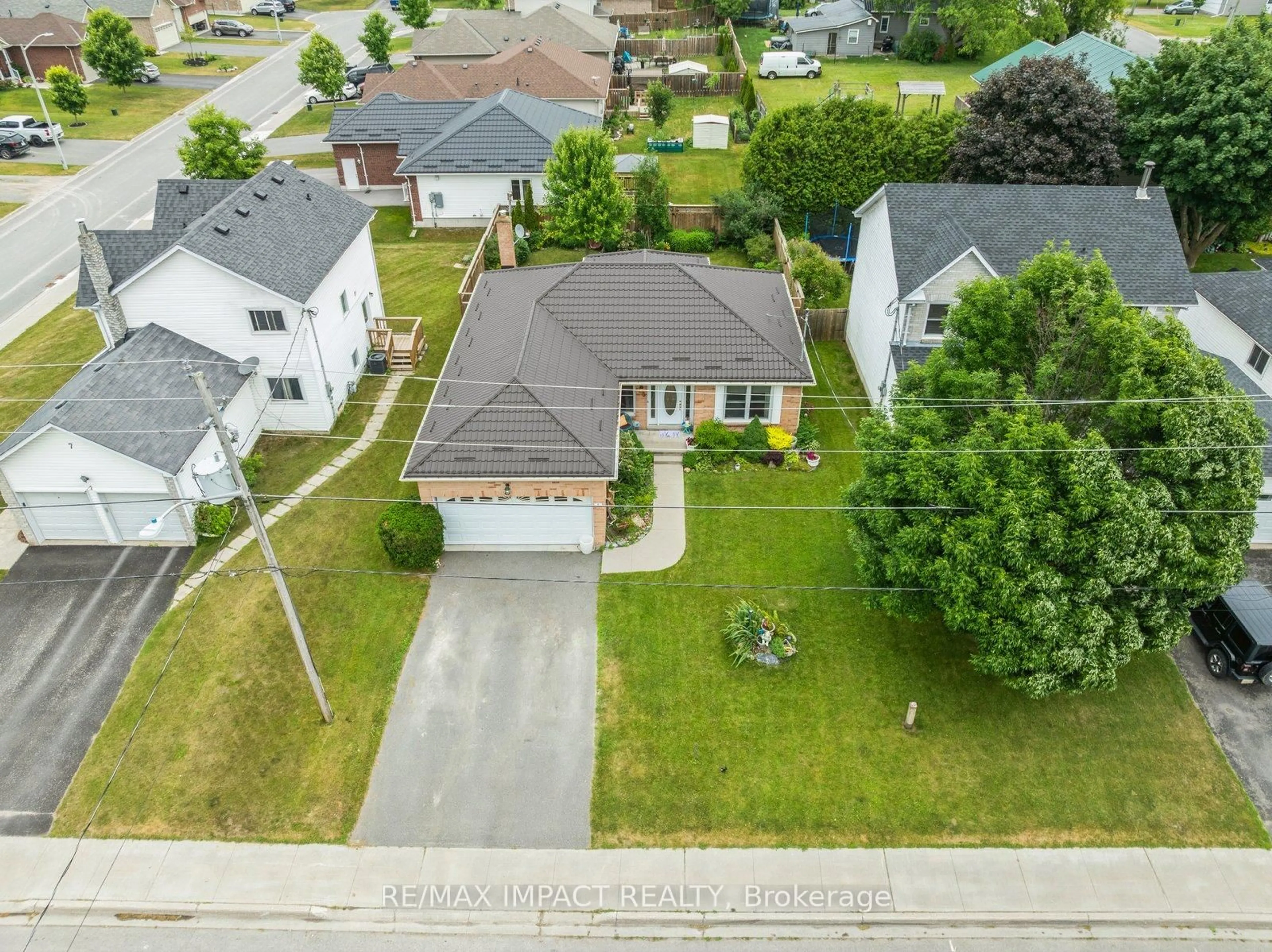 A pic from outside/outdoor area/front of a property/back of a property/a pic from drone, street for 5 Spruce St, Asphodel-Norwood Ontario K0L 2V0
