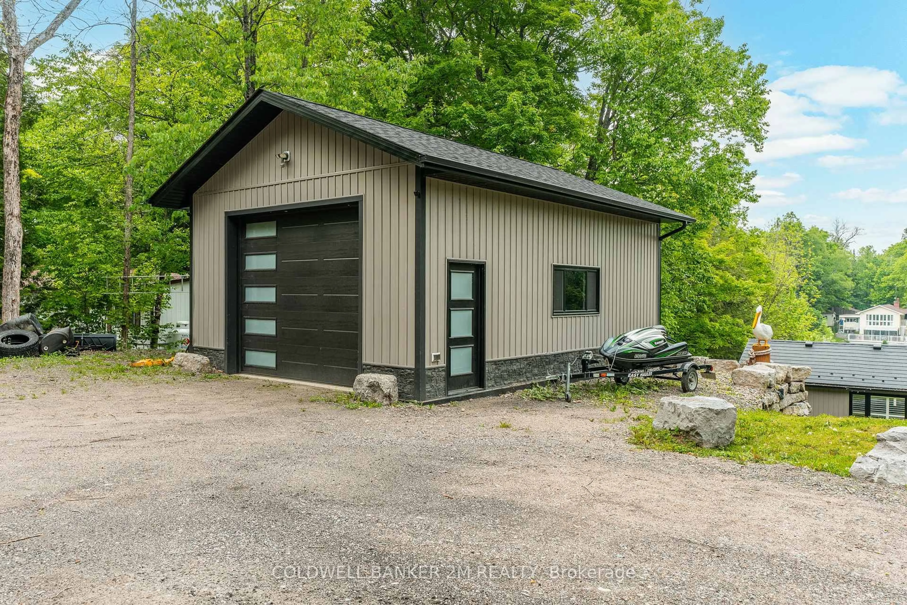 Indoor garage for 1174 Birch Narrows Rd, Dysart et al Ontario K0M 1S0