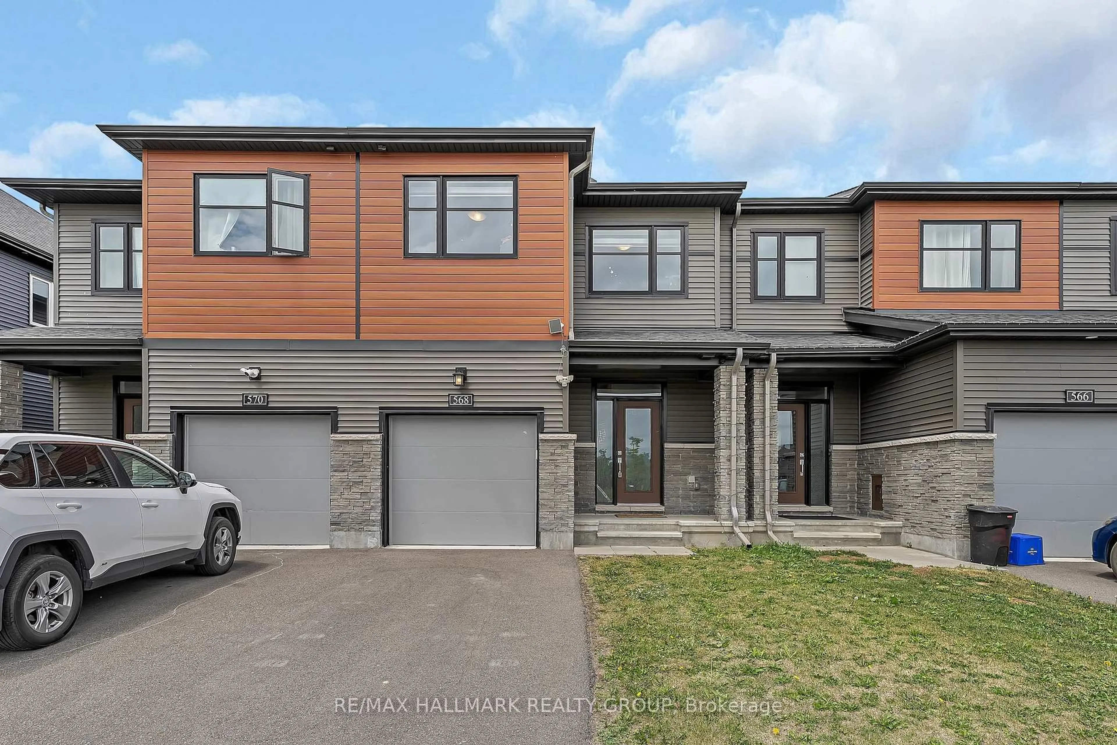 Home with brick exterior material, street for 568 Prominence Way, Ottawa Ontario K4A 5K9