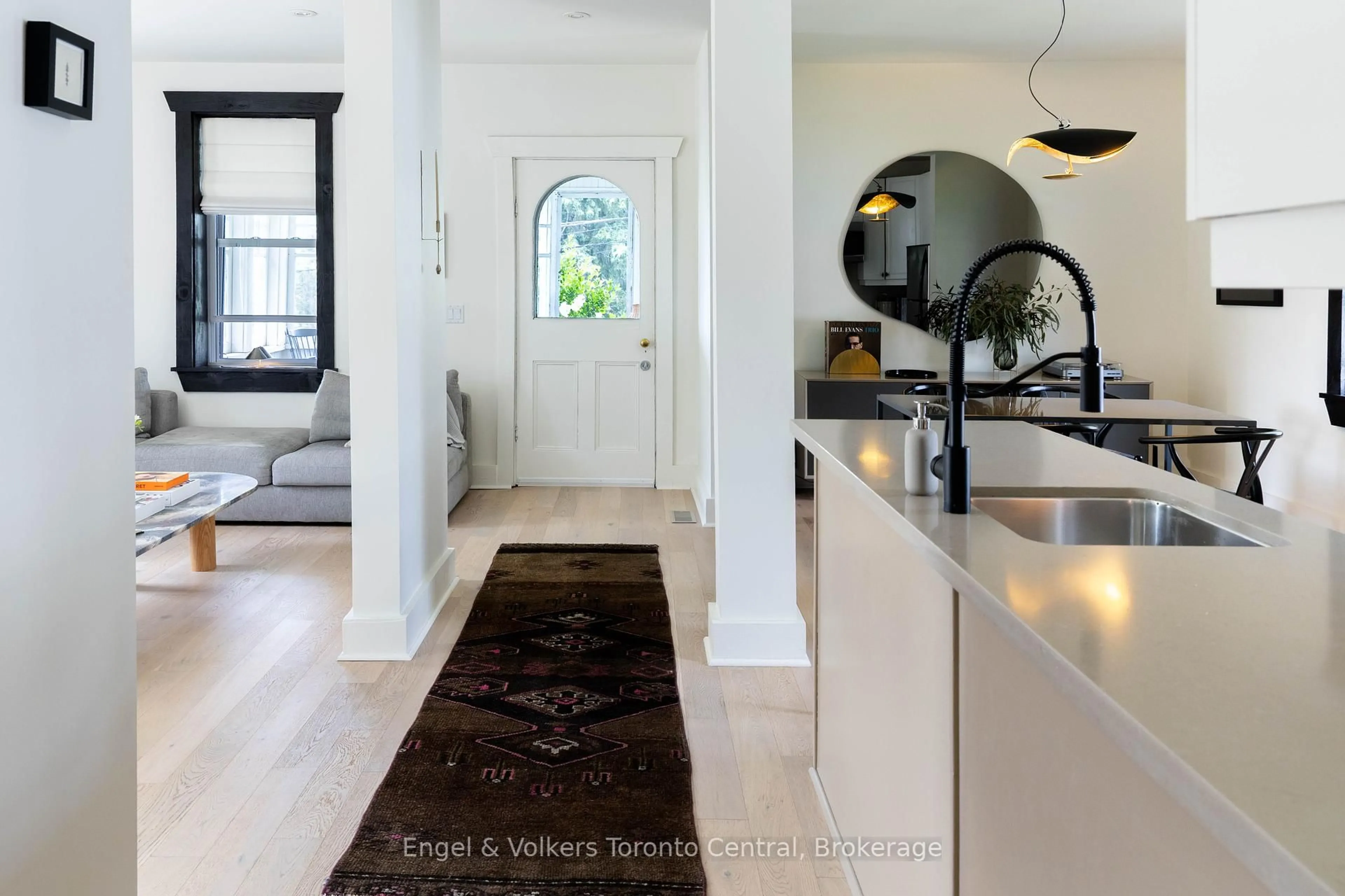 Indoor entryway for 82 Entrance Dr, Bracebridge Ontario P1L 1H3