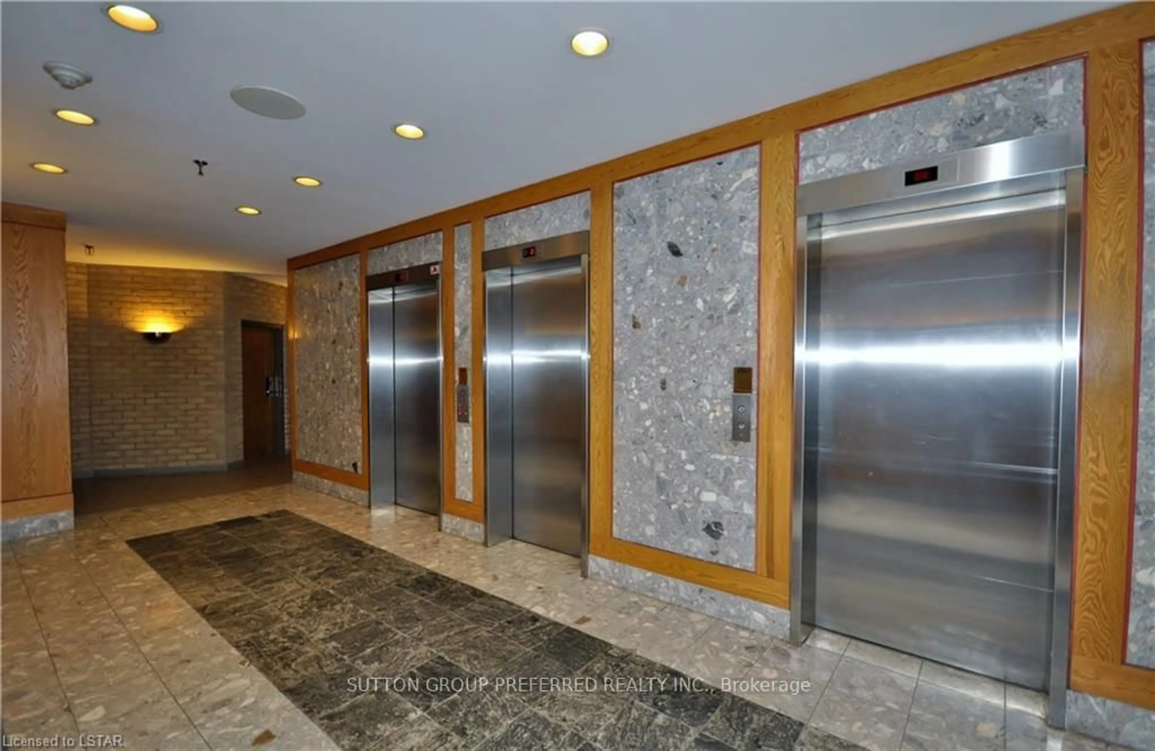 Lobby for 695 Richmond St #1207, London East Ontario N6A 5M8