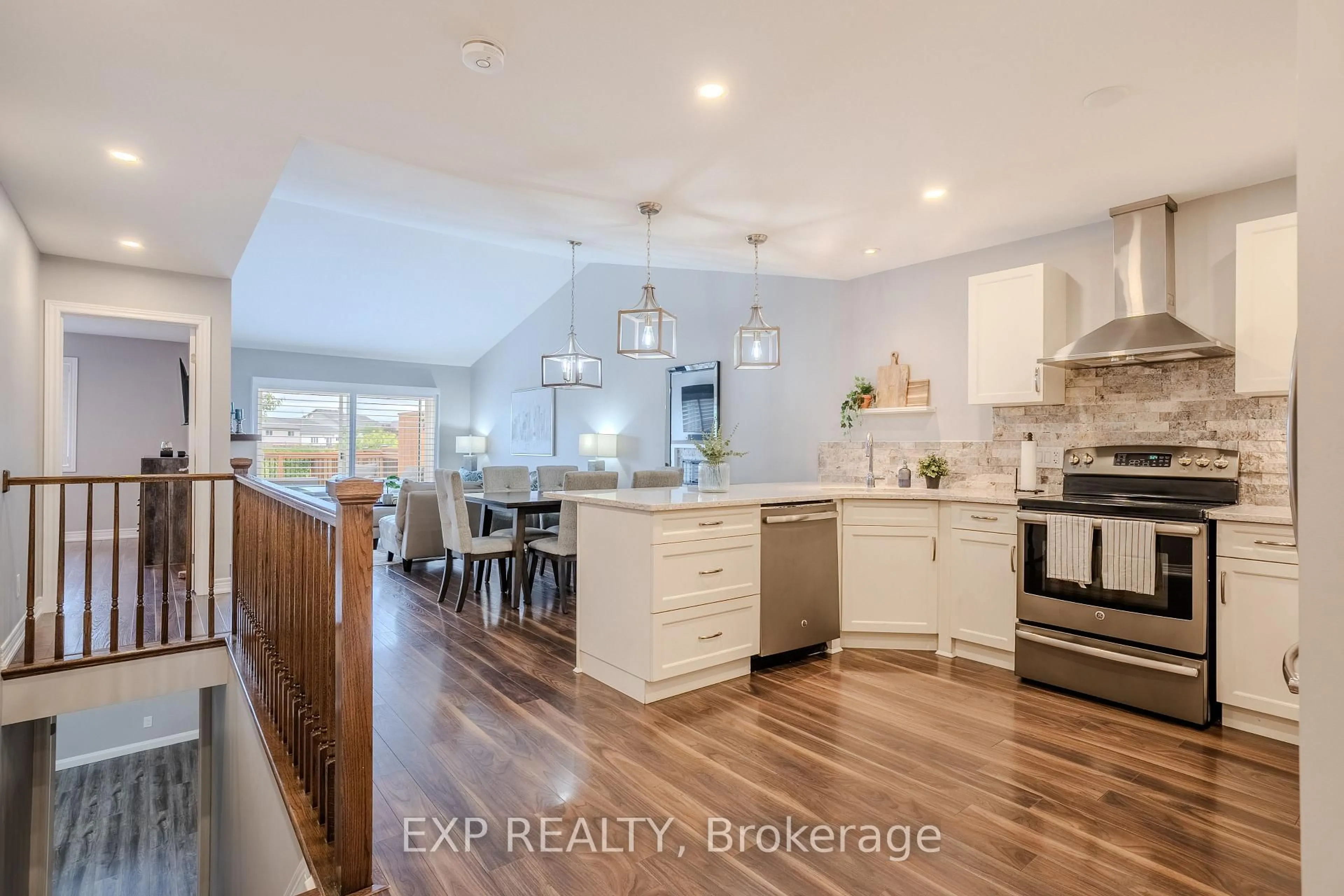 Open concept kitchen, unknown for 8719 Upper Canada Dr, Niagara Falls Ontario L2H 0B8