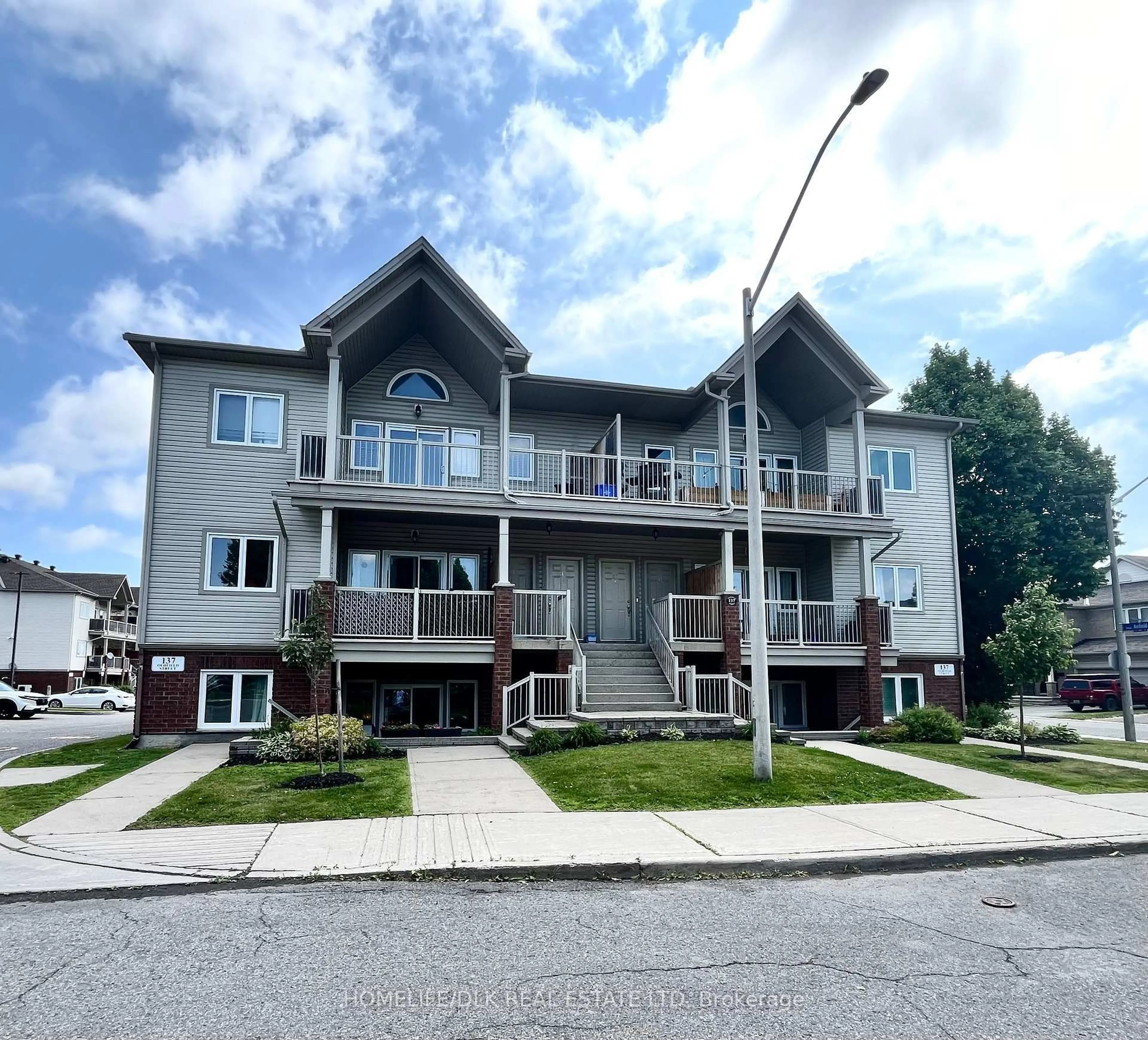 Home with vinyl exterior material, unknown for 137 Oldfield St #D, Ottawa Ontario K2G 7C7