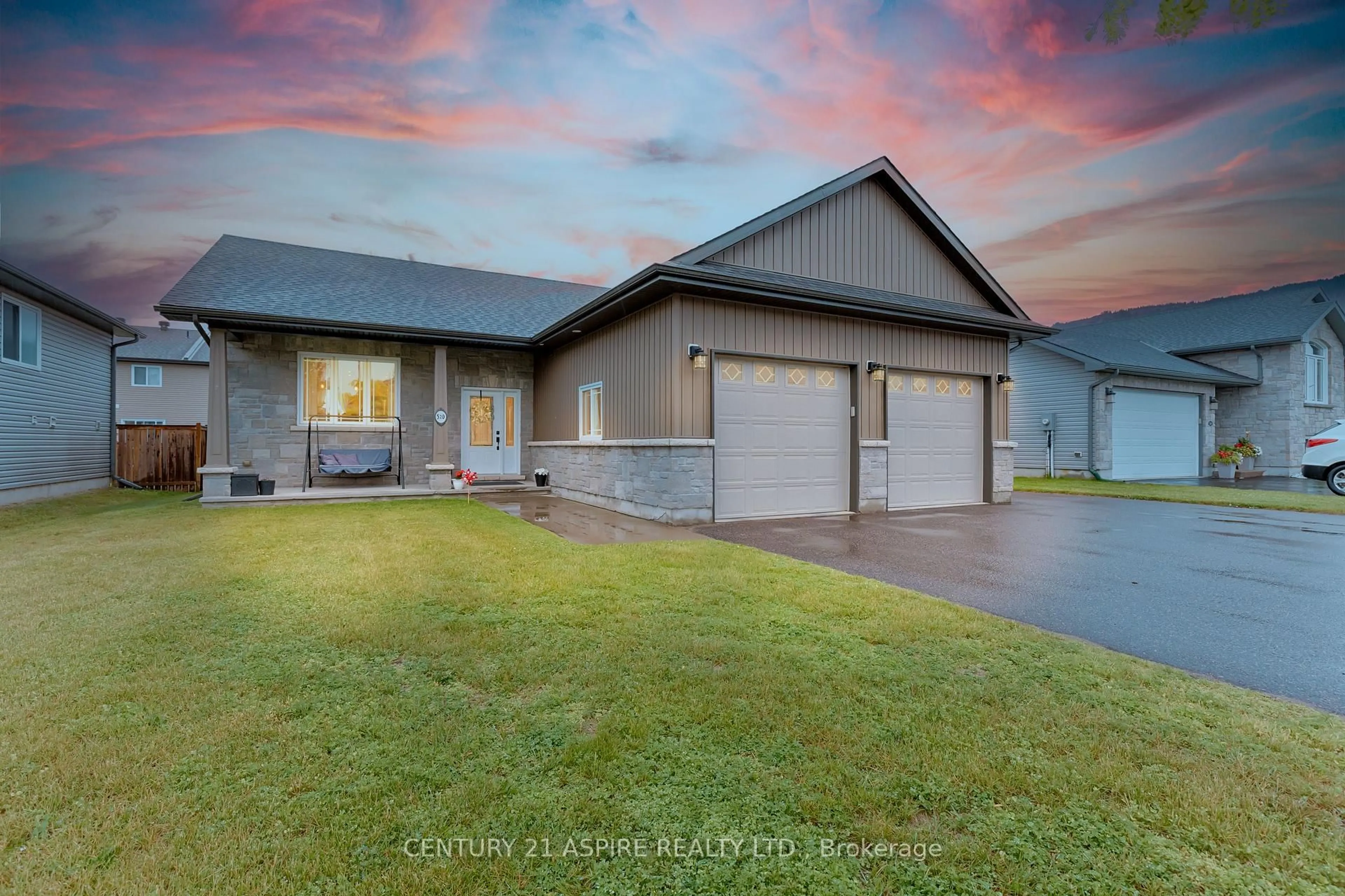 A pic from outside/outdoor area/front of a property/back of a property/a pic from drone, street for 520 Gardner Cres, Petawawa Ontario K8H 0C4
