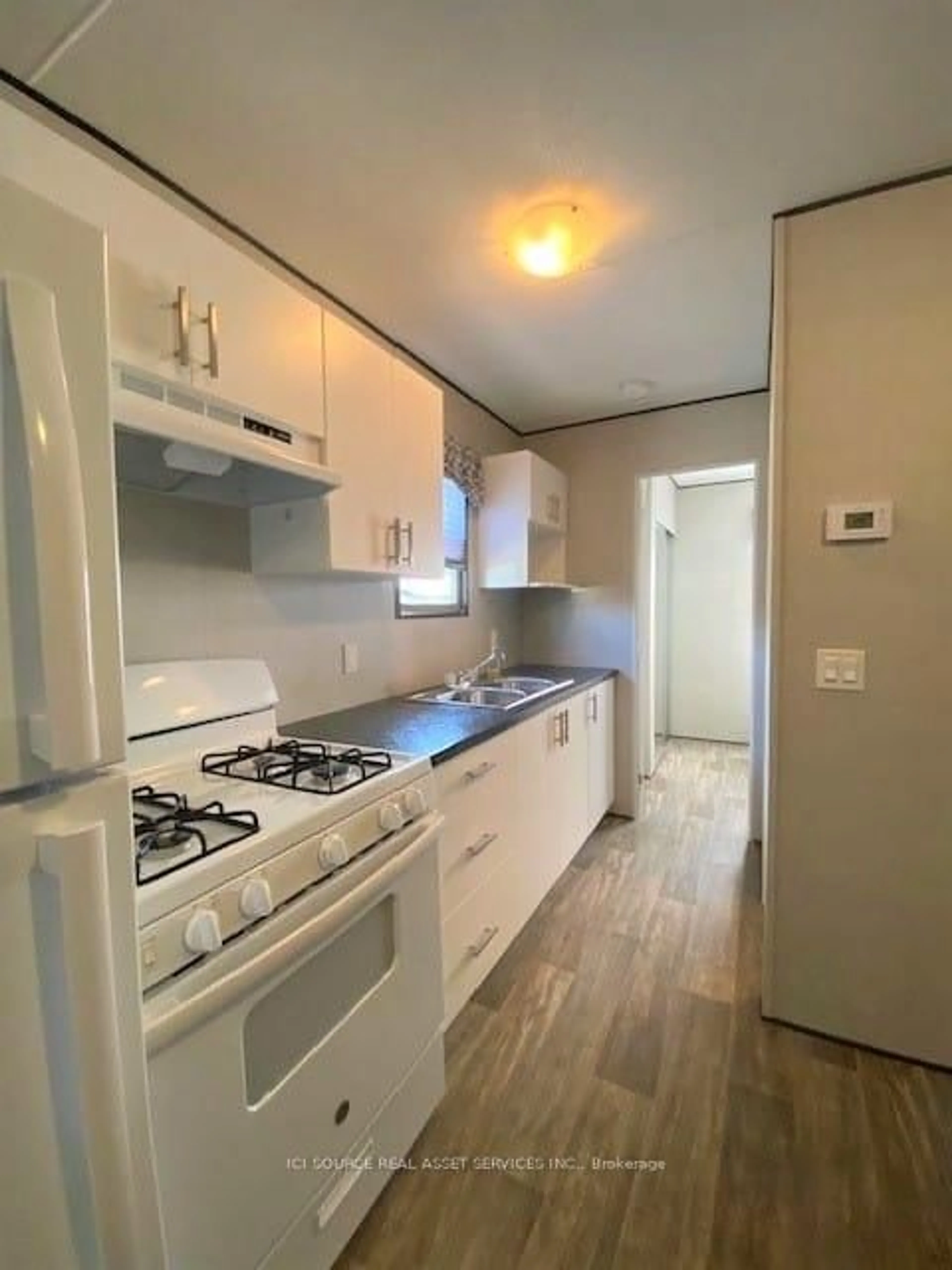 Standard kitchen, wood/laminate floor for 155 McCrearys Beach #LTL406, Perth Ontario K7H 3C8