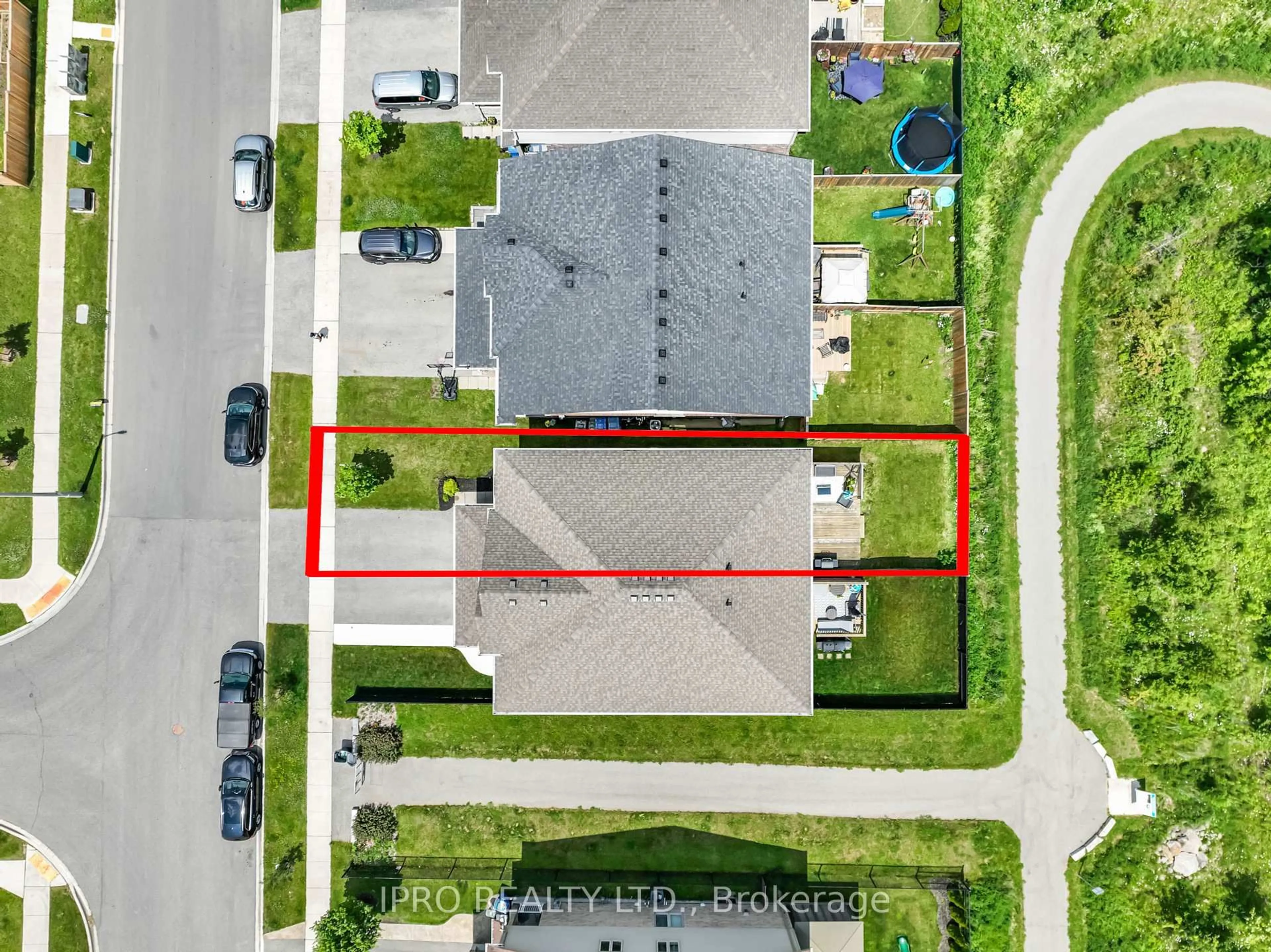 A pic from outside/outdoor area/front of a property/back of a property/a pic from drone, street for 60 Dallan Dr, Guelph Ontario N1L 0N2