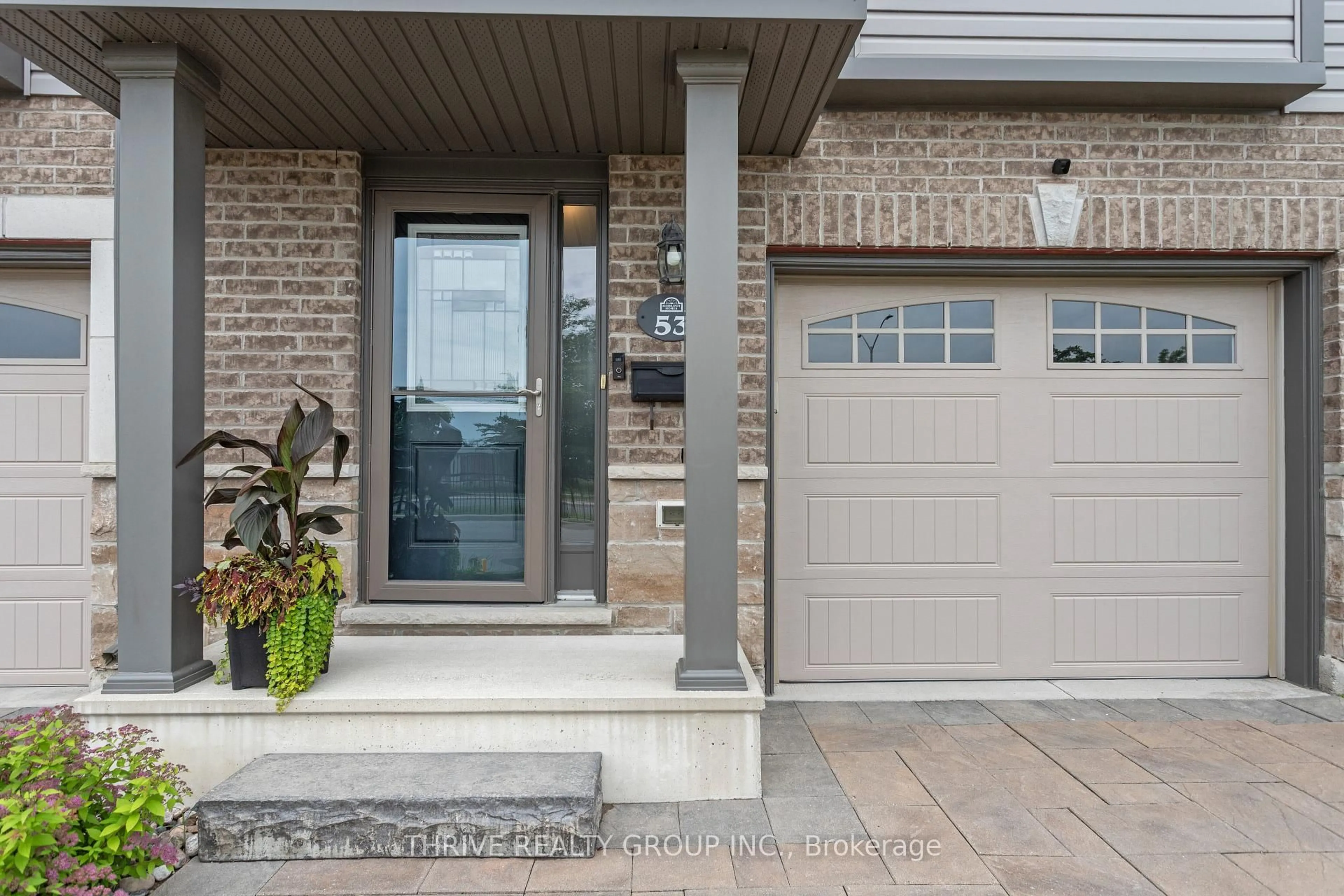 Indoor entryway for 3400 Castle Rock Pl #53, London South Ontario N6L 0E4