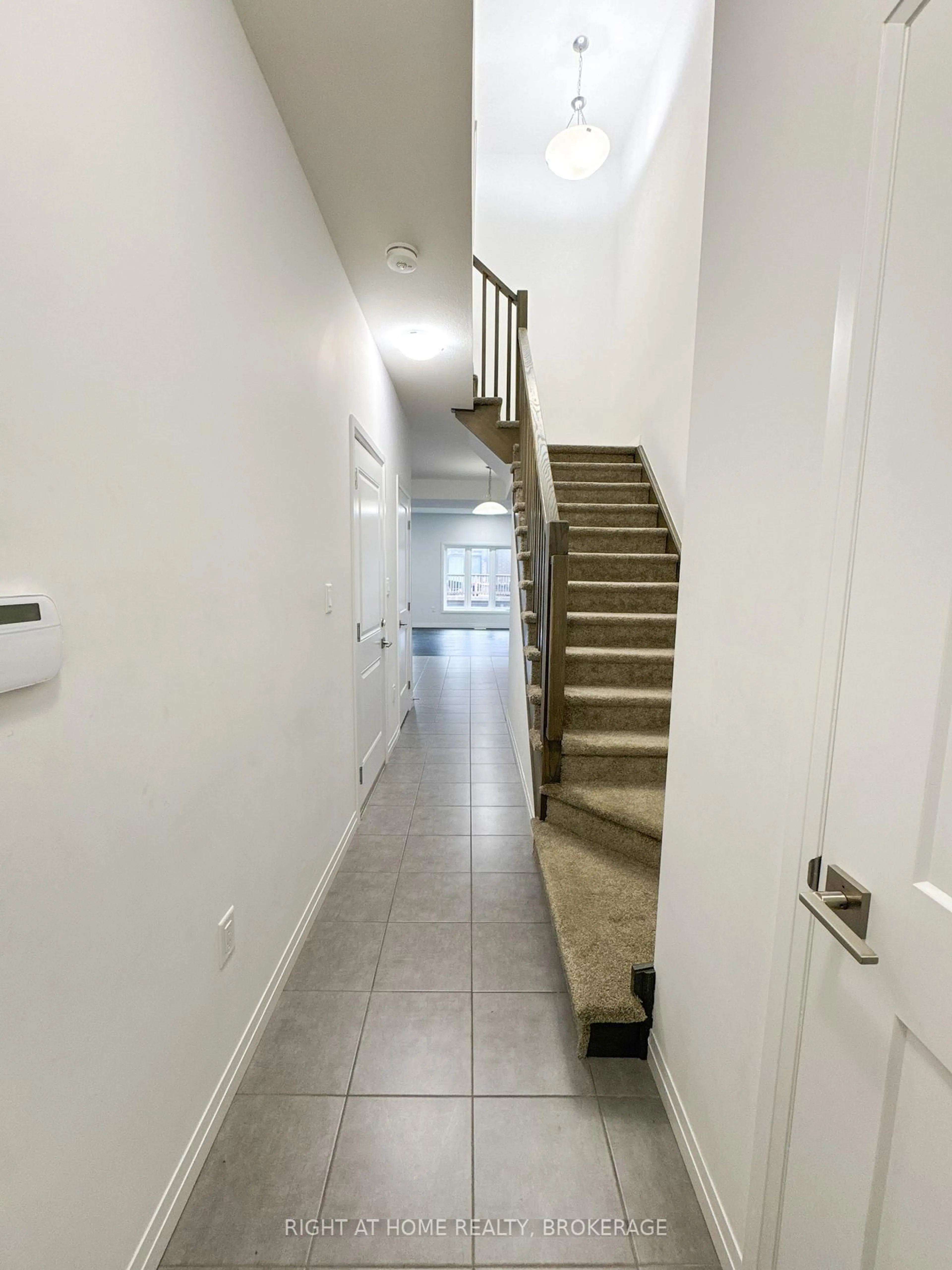 Unknown for 80 Soho St, Hamilton Ontario L8J 0L4