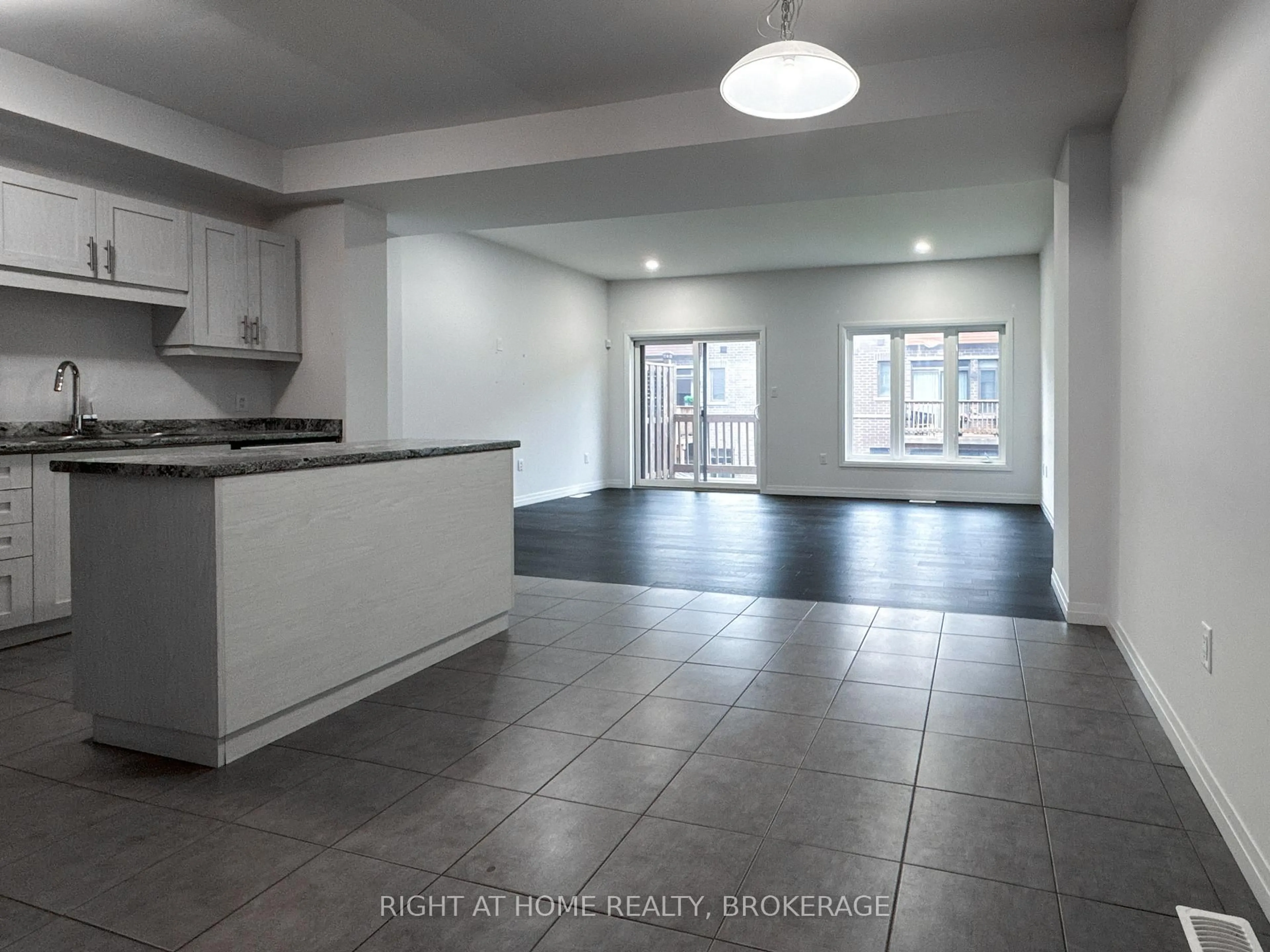 Unknown for 80 Soho St, Hamilton Ontario L8J 0L4