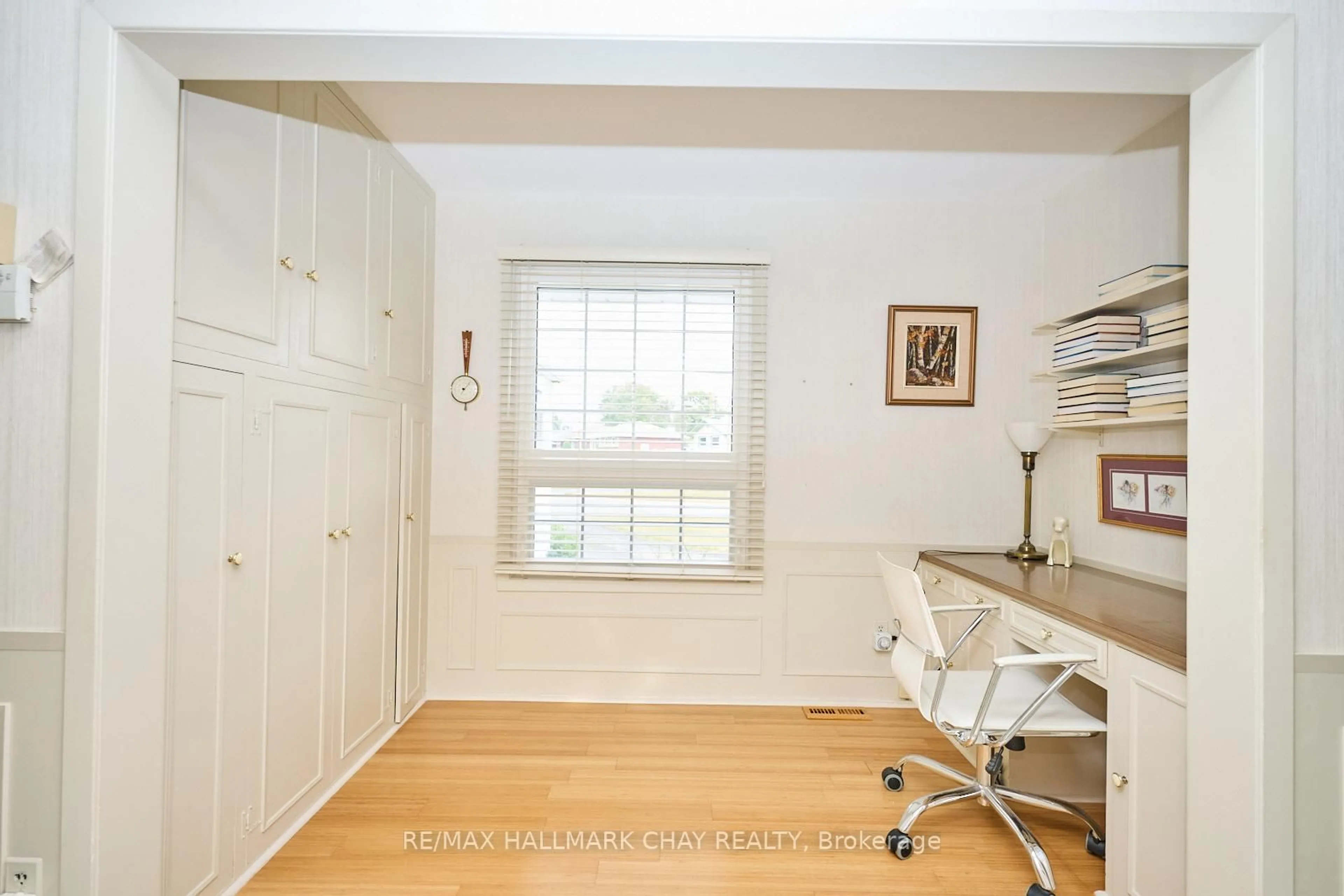 A pic of a room for 6 Glendale Dr, Welland Ontario L3C 4Y6