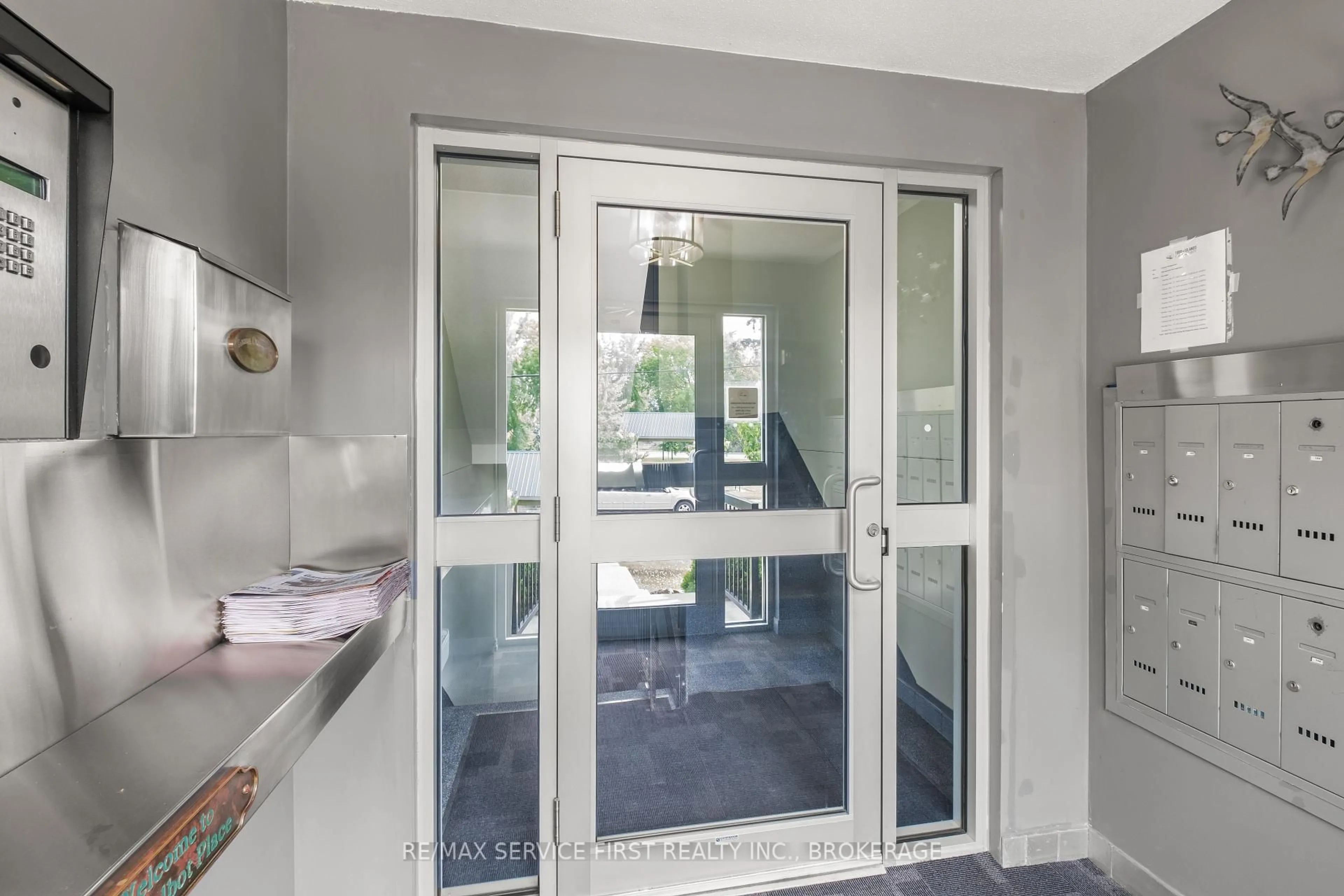 Indoor entryway for 550 Talbot Pl #105, Gananoque Ontario K7G 3C6