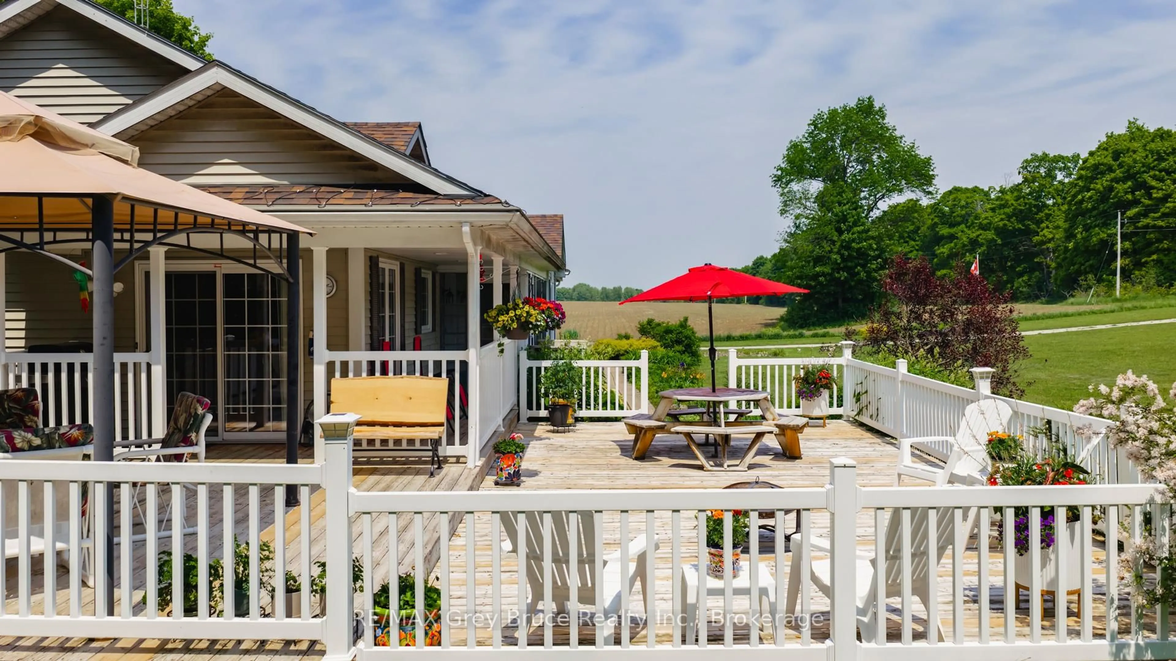 Patio, water/lake/river/ocean view for 720291 20 Sdrd, Chatsworth Ontario N0H 1R0